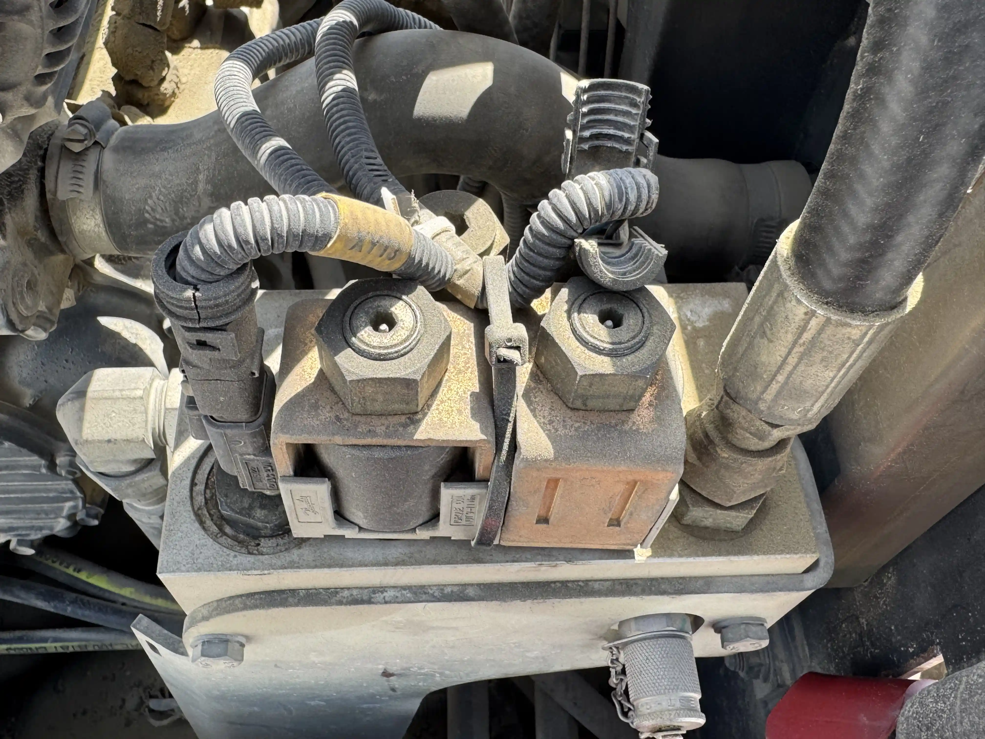 SRC-001-Dynapac-CC1200-VI-tandem-roller-inspection-hydraulics-wiring-harness-3