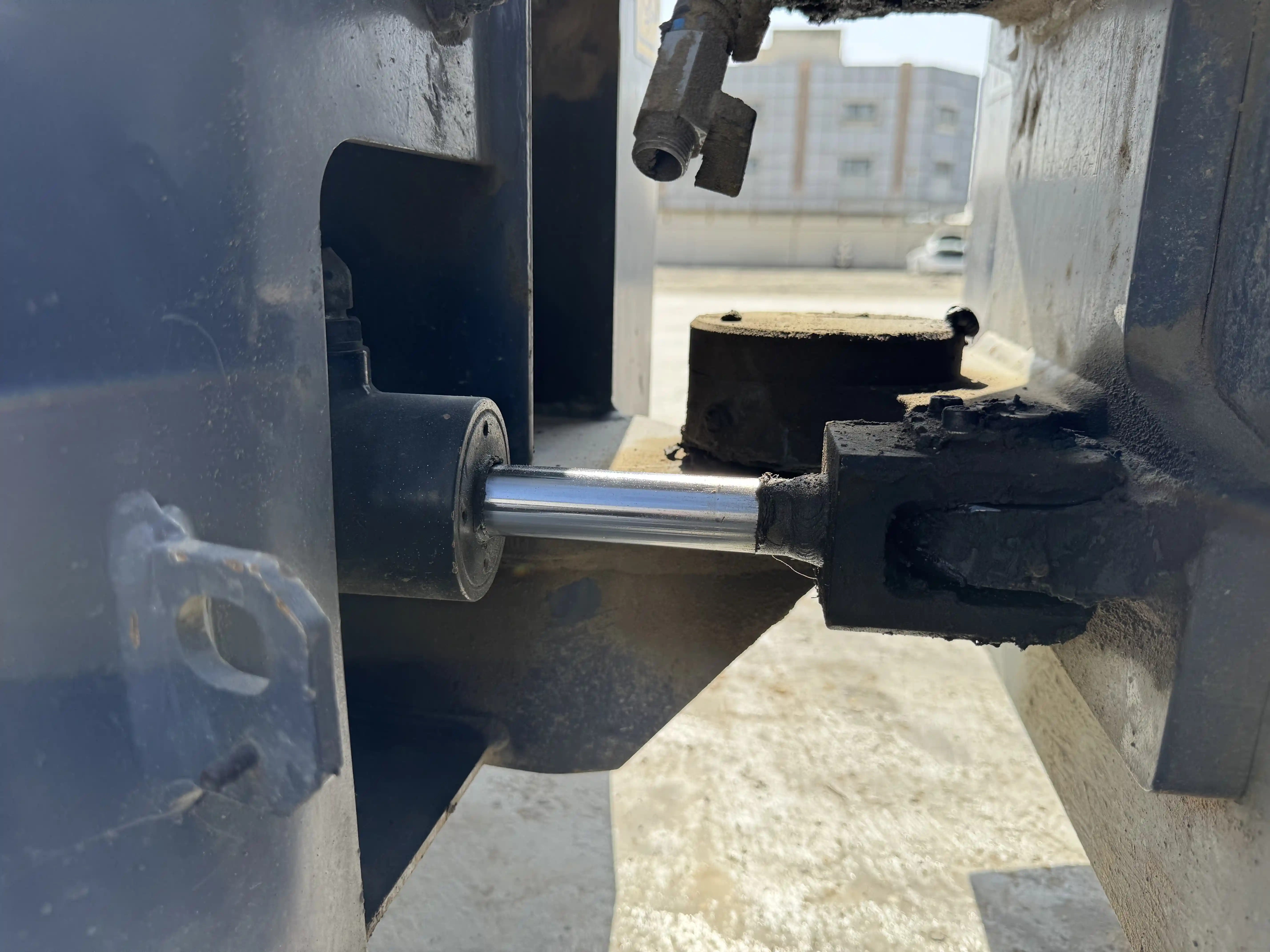 SRC-001-Dynapac-CC1200-VI-tandem-roller-inspection-hydraulics-steering-cylinders
