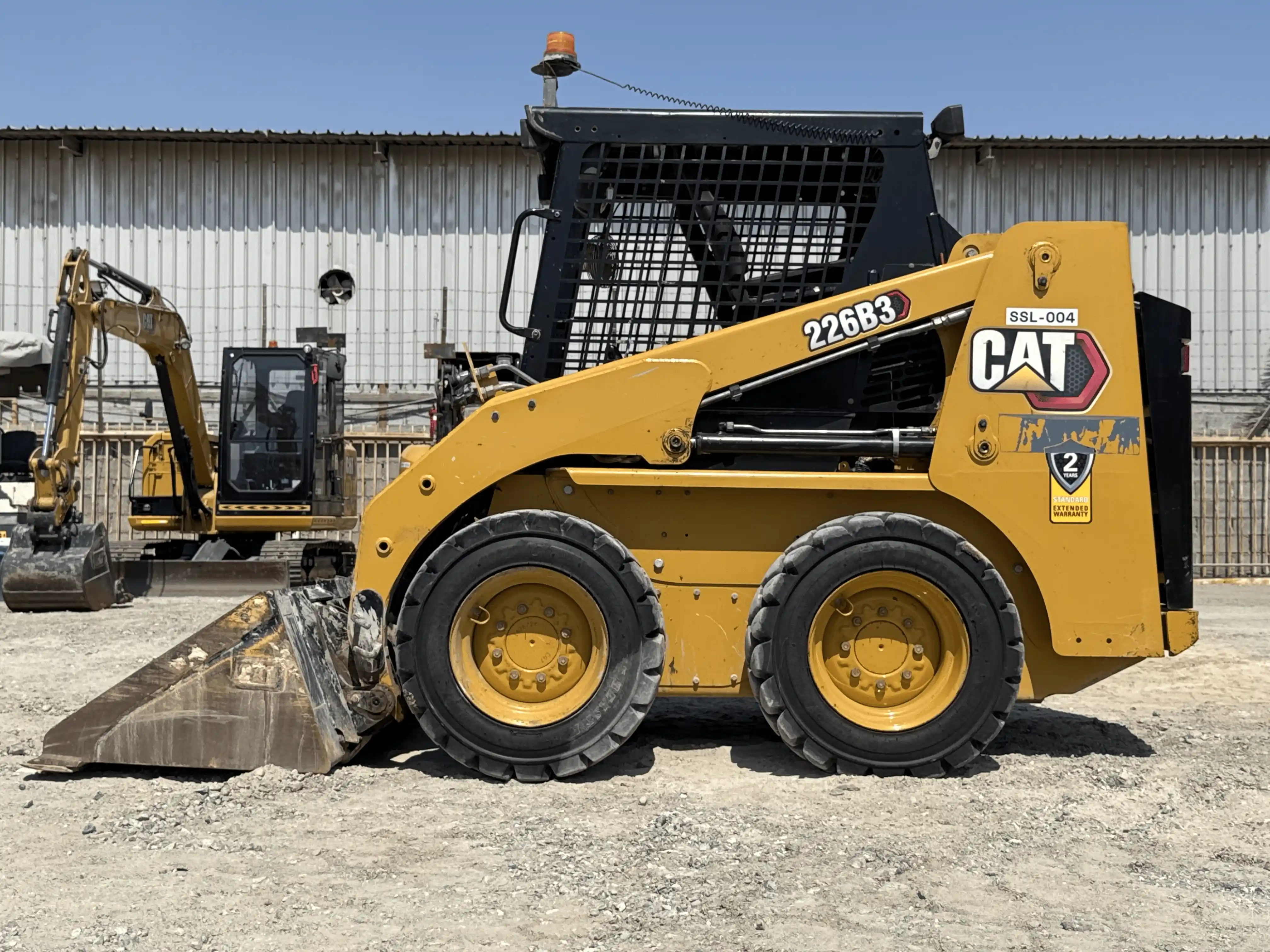 SSL-004-Cat-226B3-skid-steer-loader-inspection-structure-paint-4
