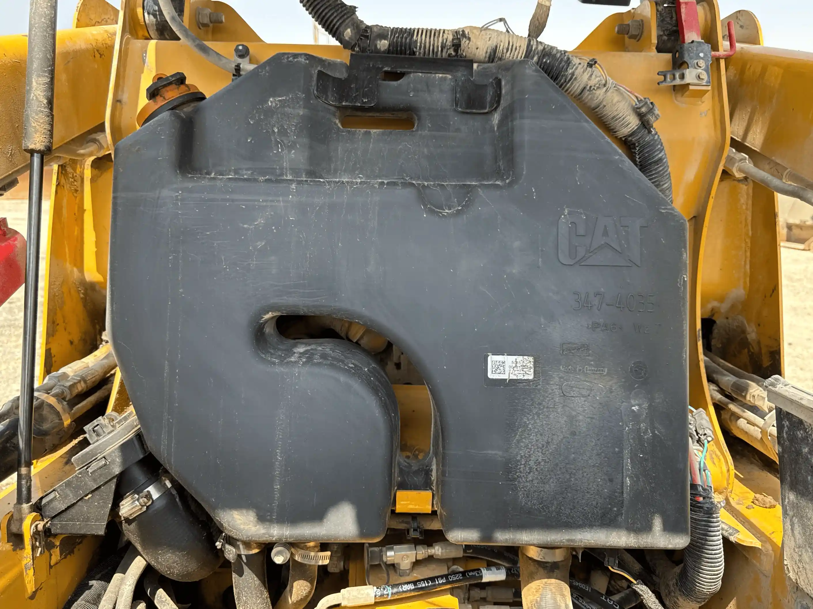 SSL-004-Cat-226B3-skid-steer-loader-inspection-hydraulics-hydraulic-tank-4