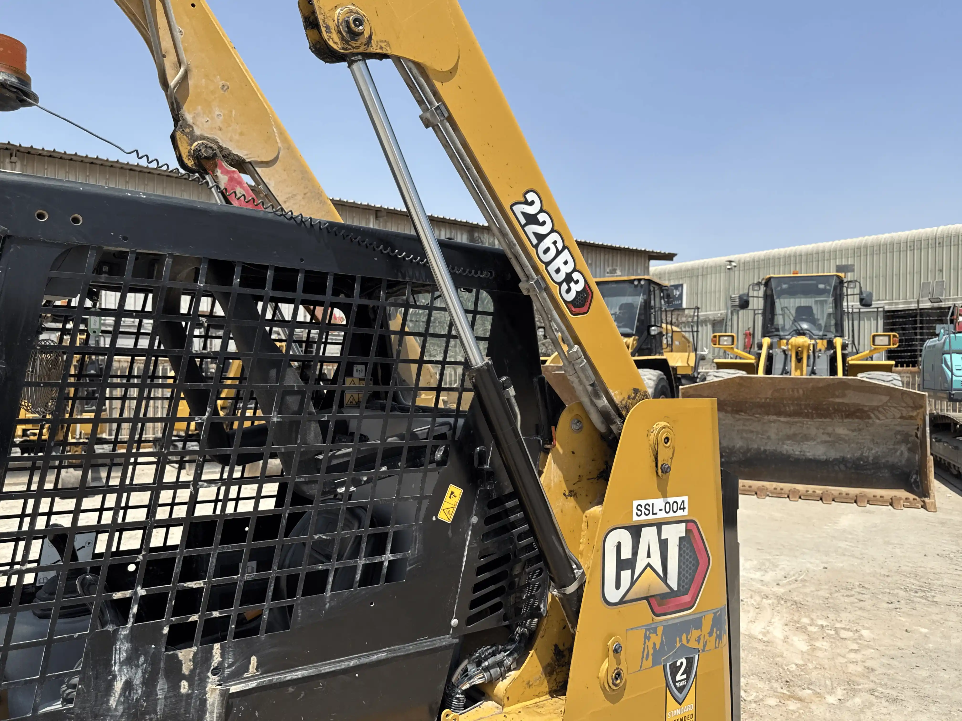 SSL-004-Cat-226B3-skid-steer-loader-inspection-hydraulics-loader-lift-cylinder-2
