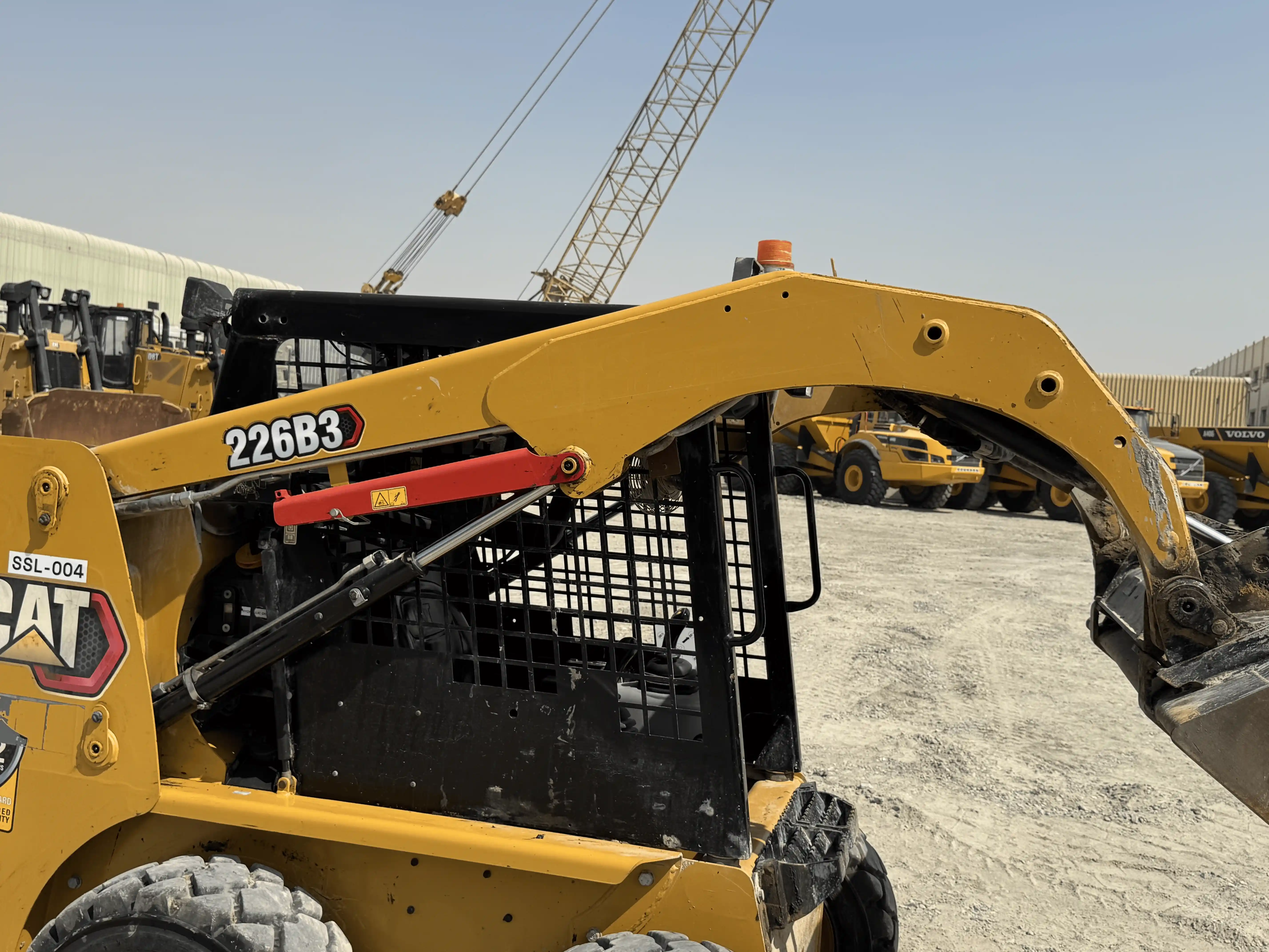 SSL-004-Cat-226B3-skid-steer-loader-inspection-hydraulics-lift-arm-4