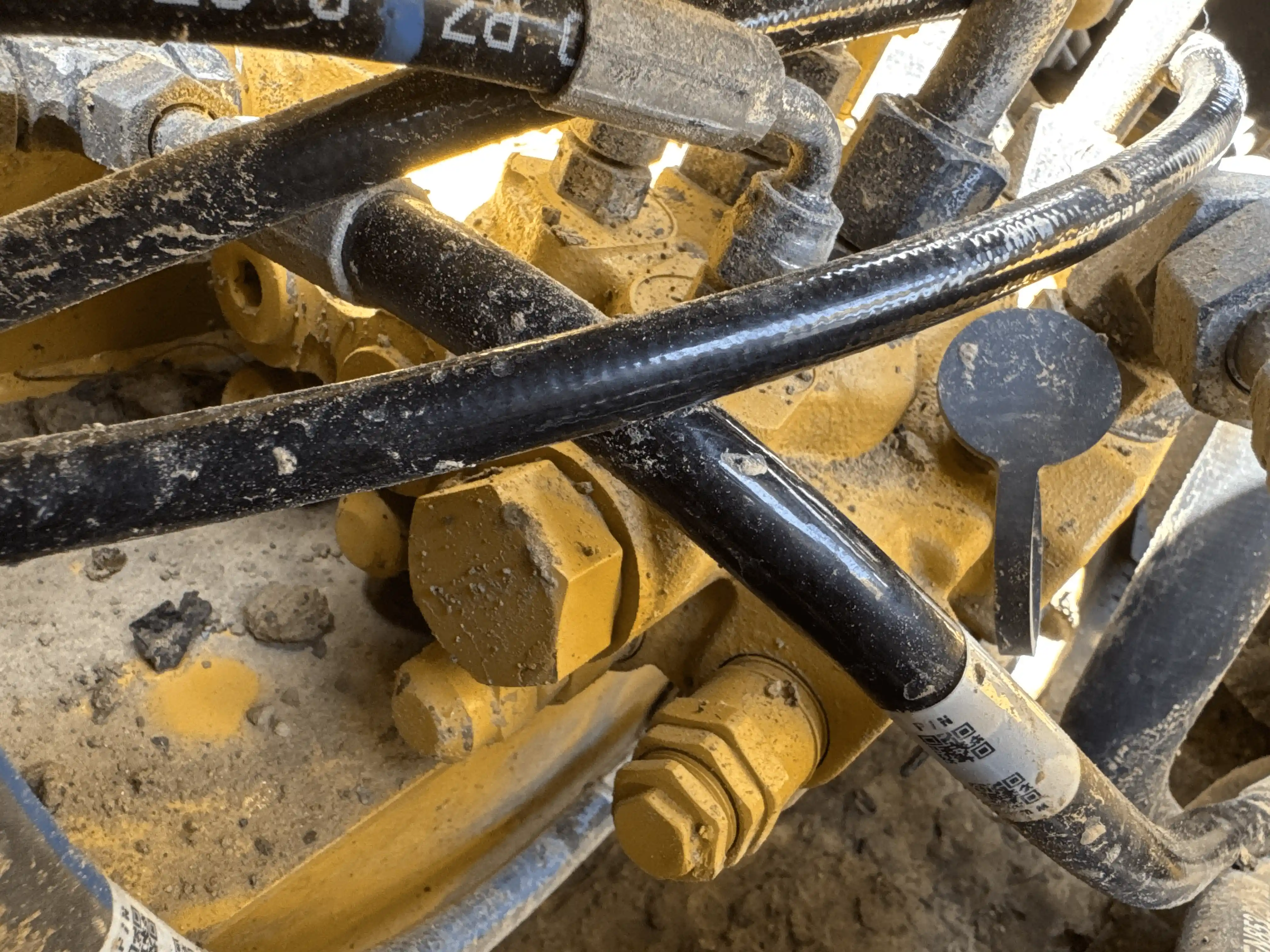 SSL-004-Cat-226B3-skid-steer-loader-inspection-hydraulics-main-control-valve-MCV-2