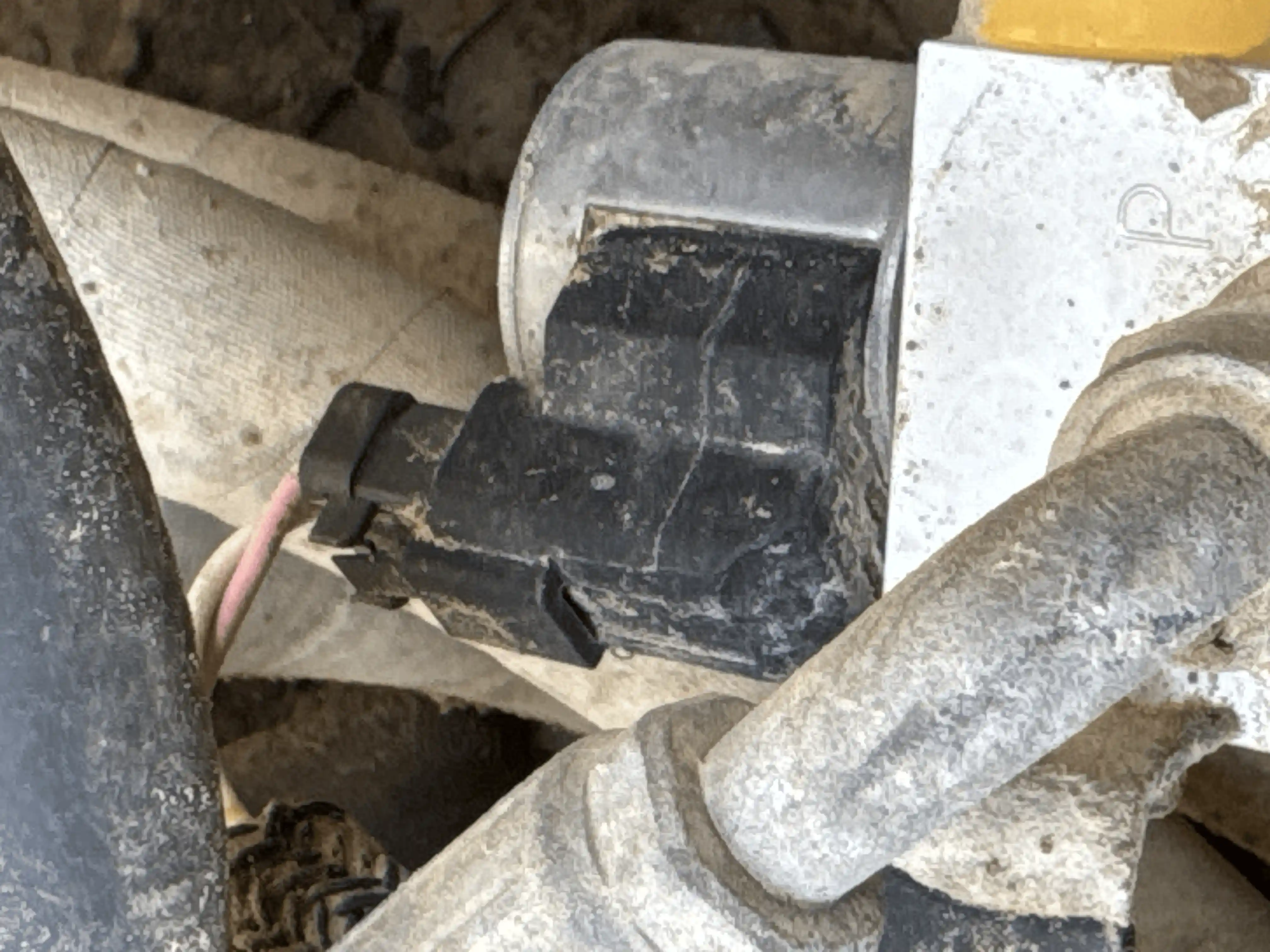 SSL-004-Cat-226B3-skid-steer-loader-inspection-hydraulics-wiring-harness-3