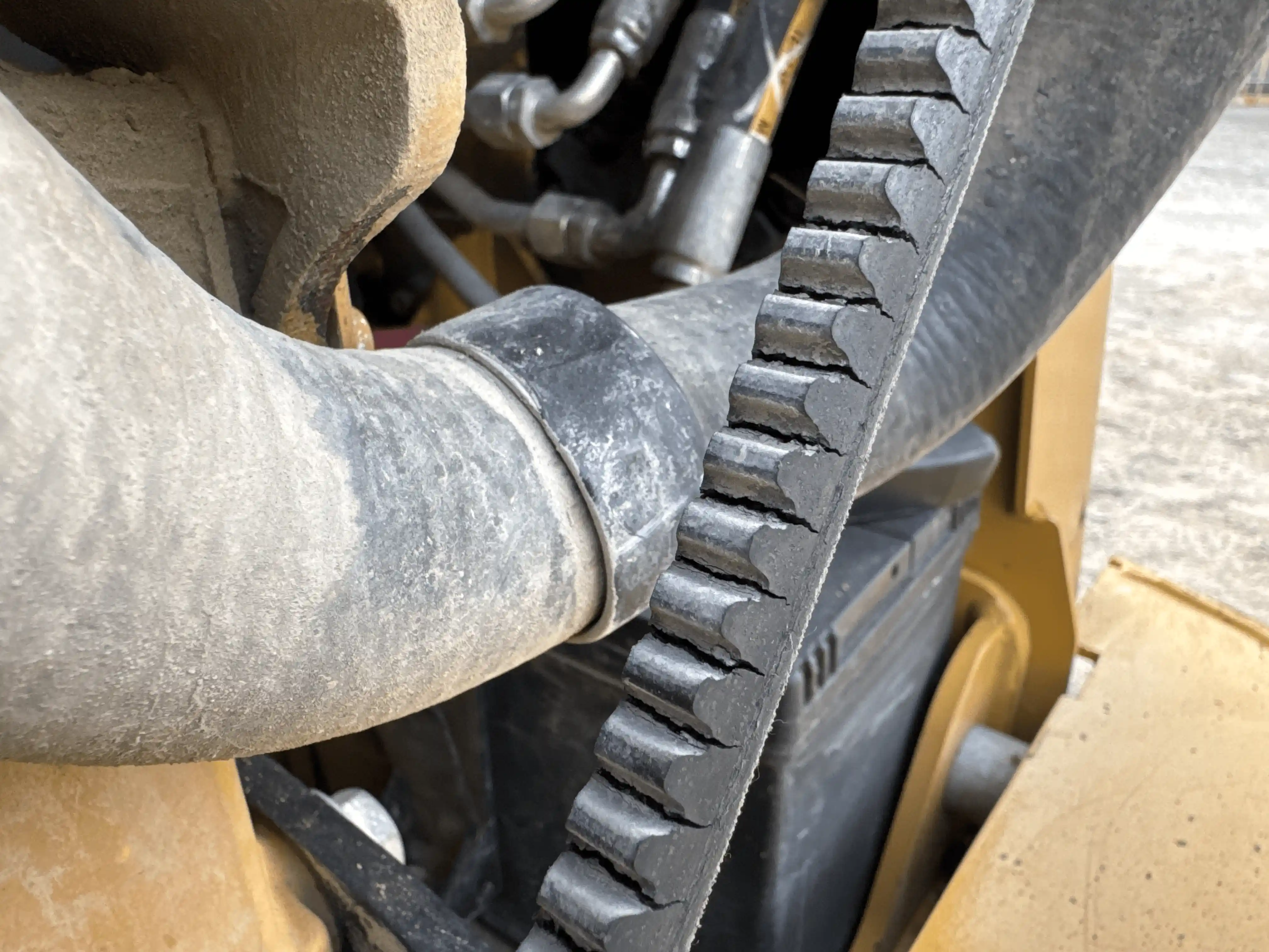 SSL-004-Cat-226B3-skid-steer-loader-inspection-engine-belt-2