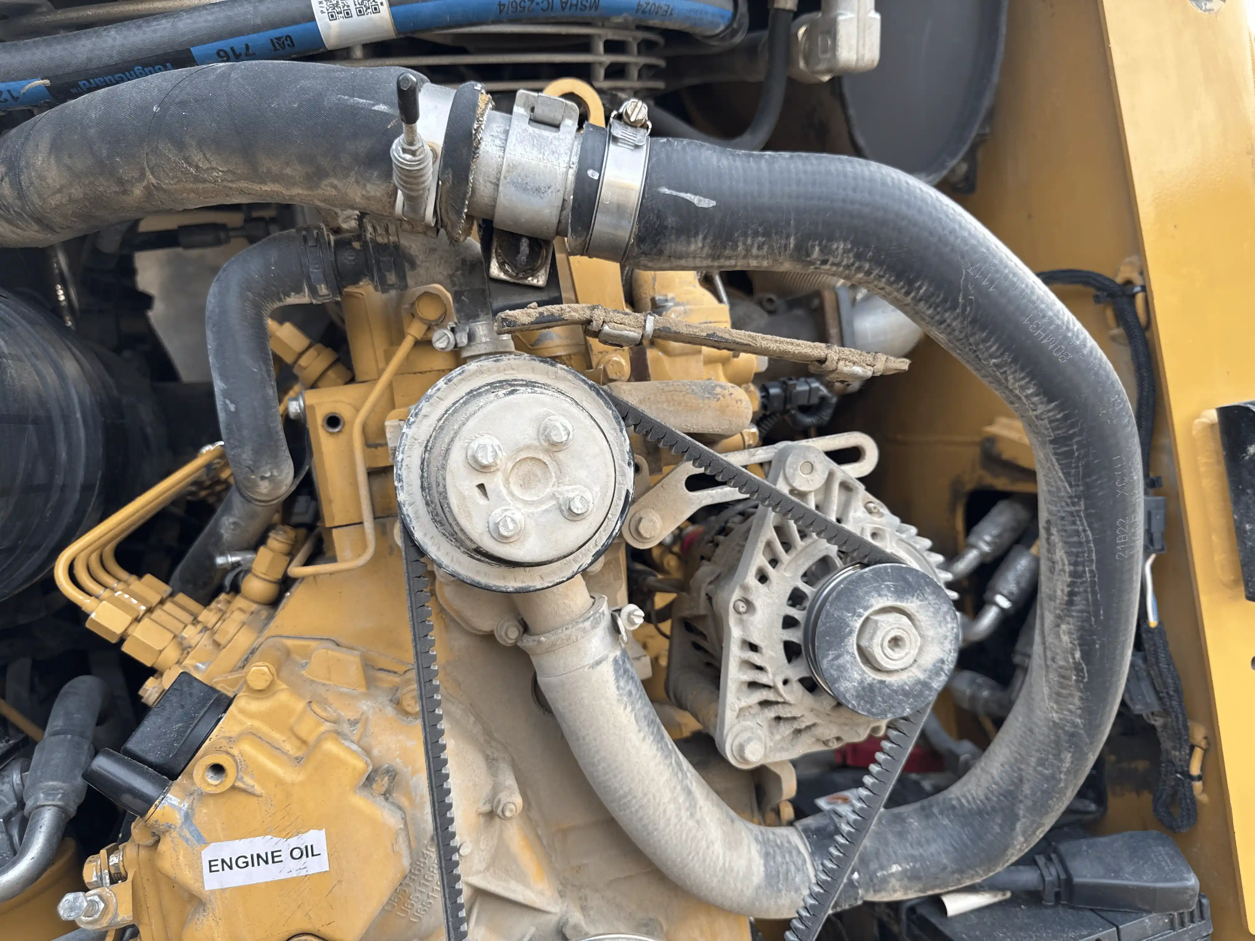 SSL-004-Cat-226B3-skid-steer-loader-inspection-engine-hoses-1