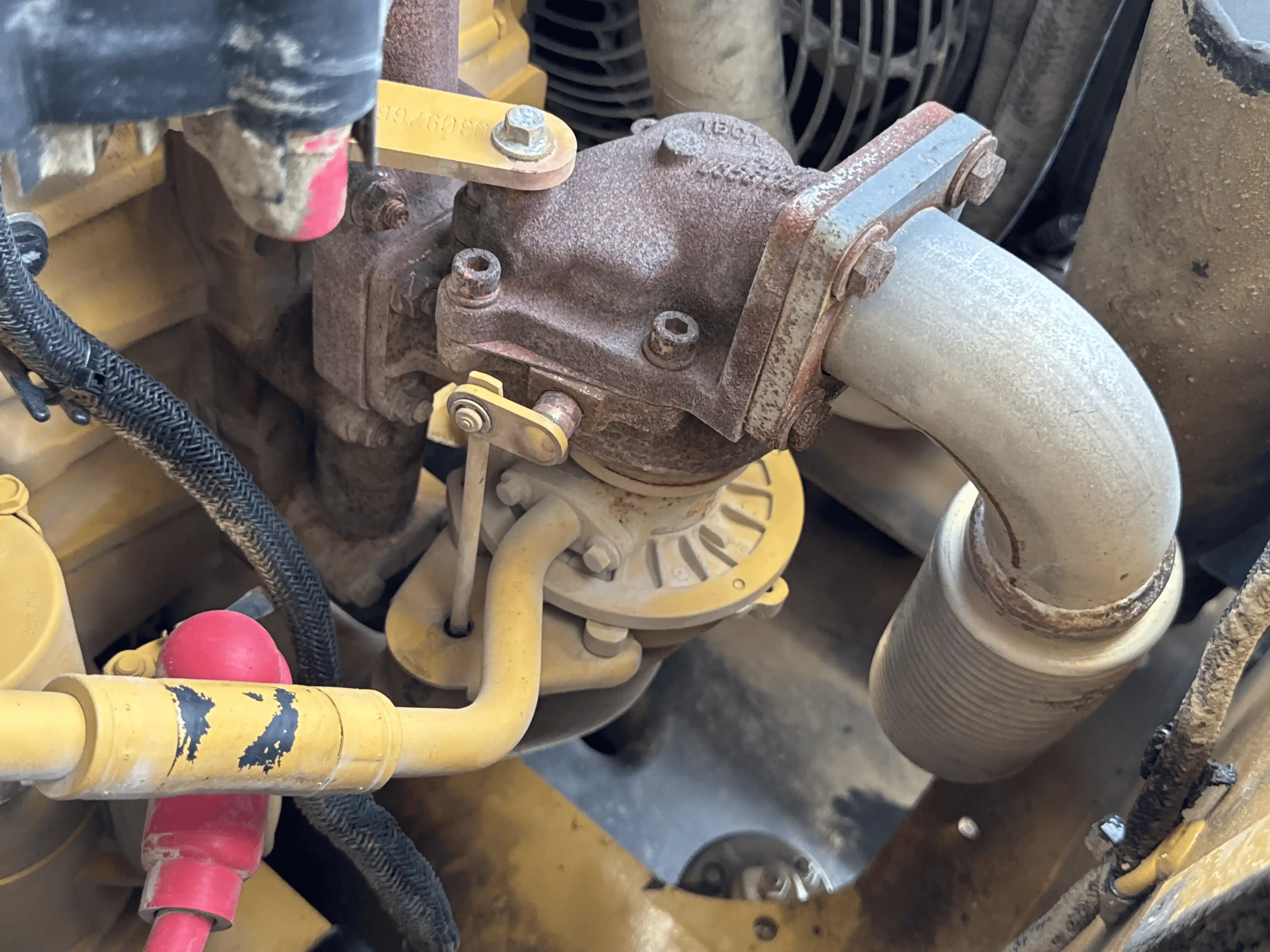 SSL-004-Cat-226B3-skid-steer-loader-inspection-engine-turbo-1