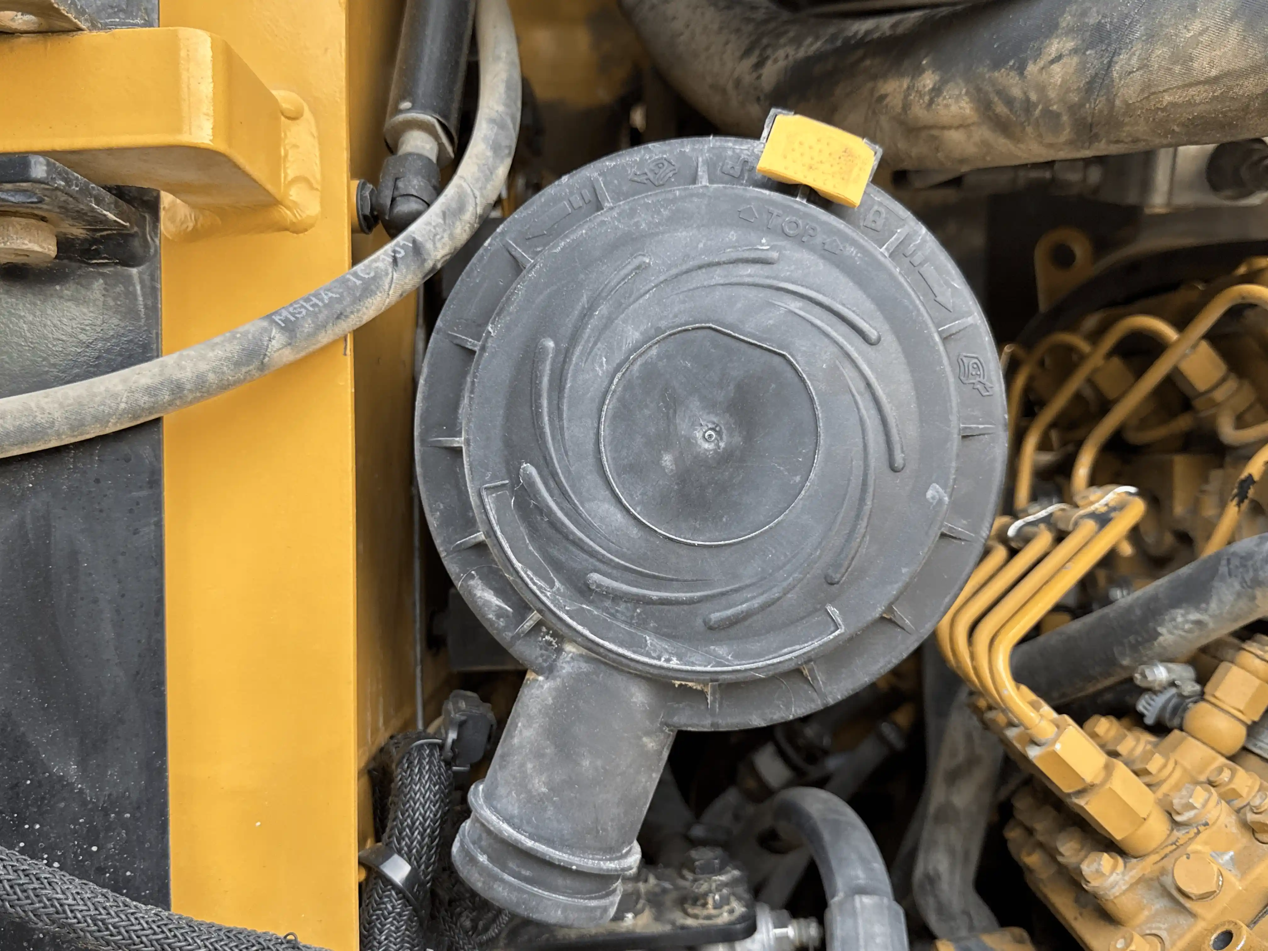 SSL-004-Cat-226B3-skid-steer-loader-inspection-engine-air-intake-system-2