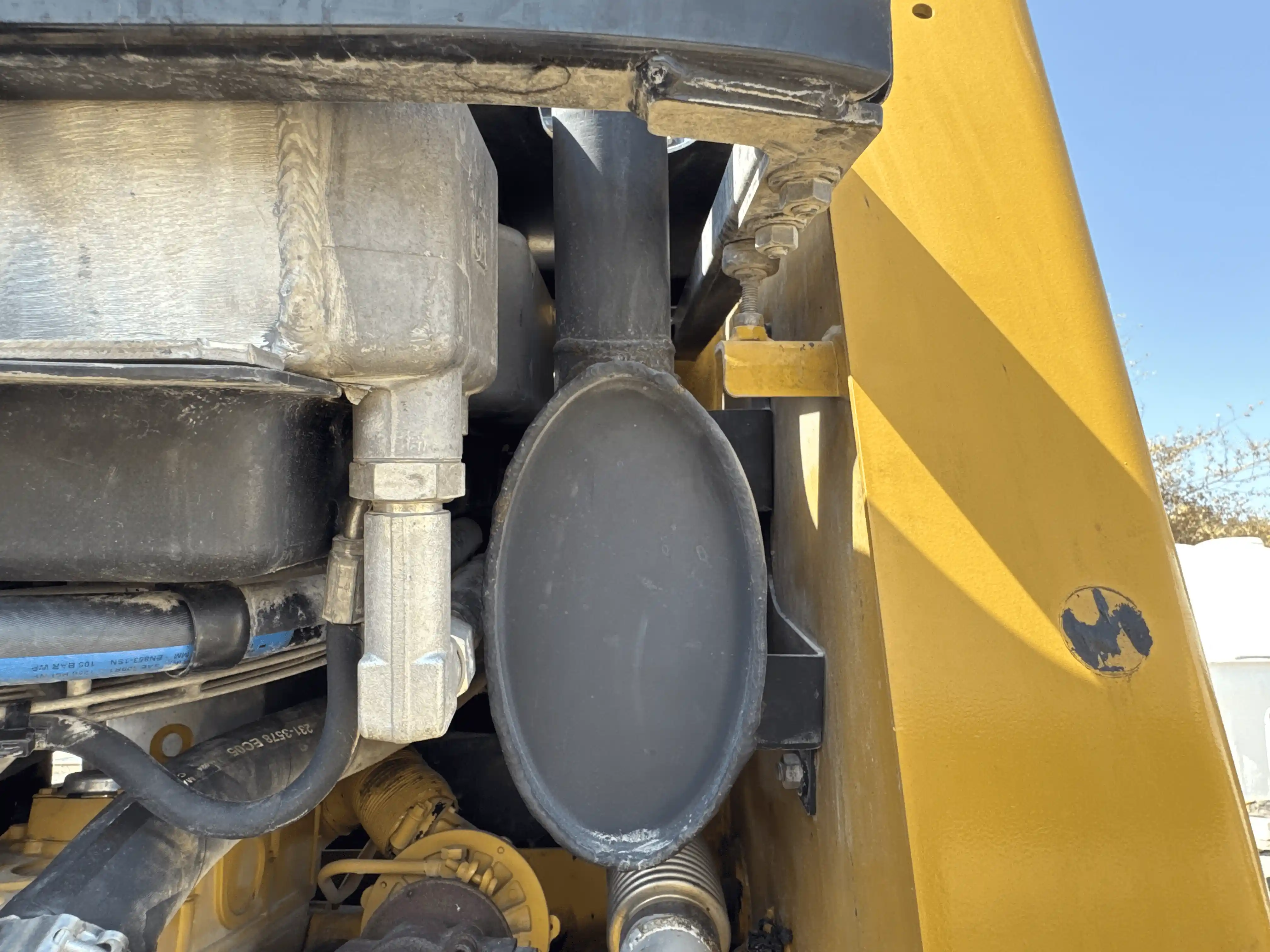 SSL-004-Cat-226B3-skid-steer-loader-inspection-engine-exhaust-system-2