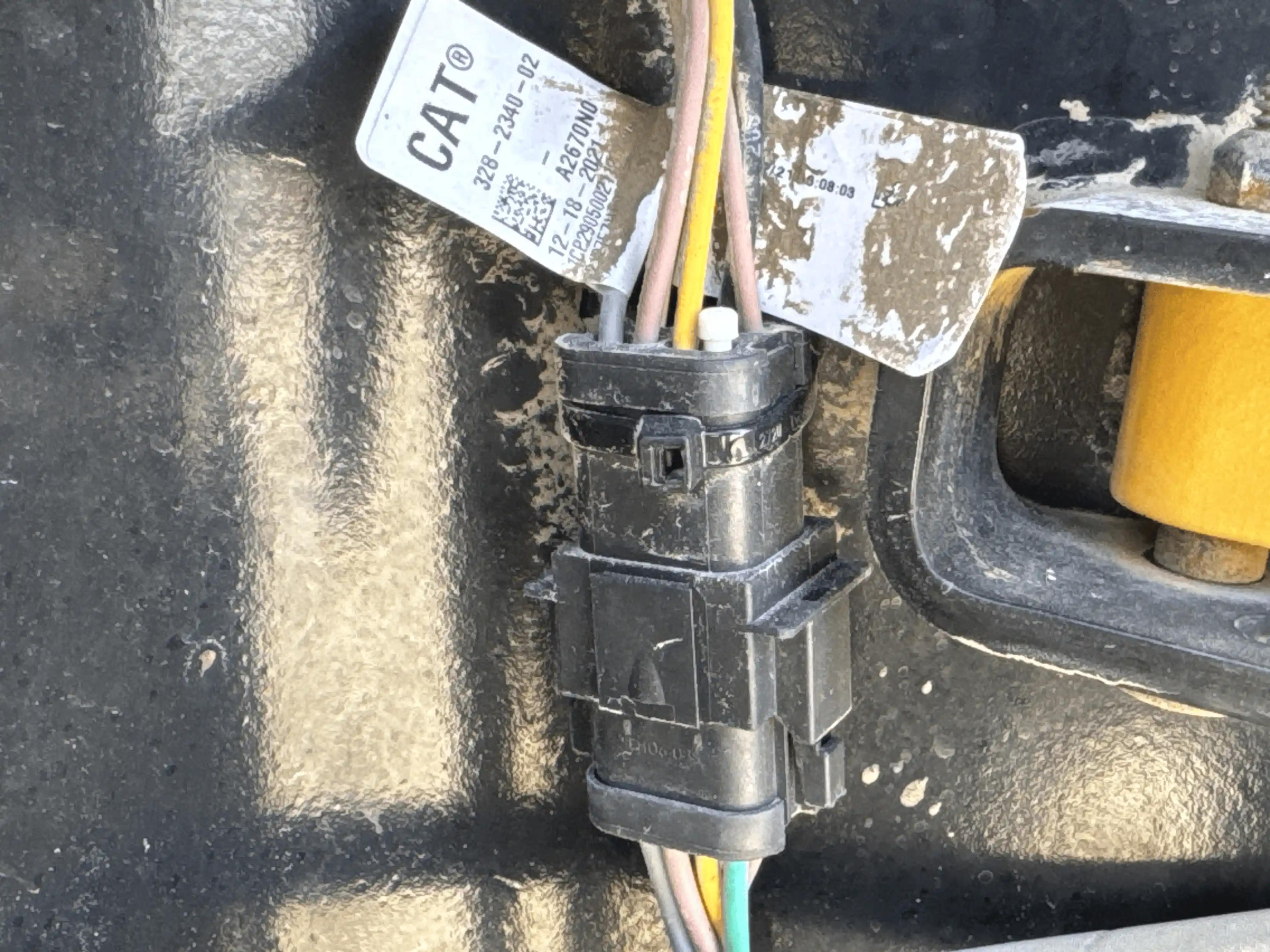 SSL-004-Cat-226B3-skid-steer-loader-inspection-electronics-main-harness-4