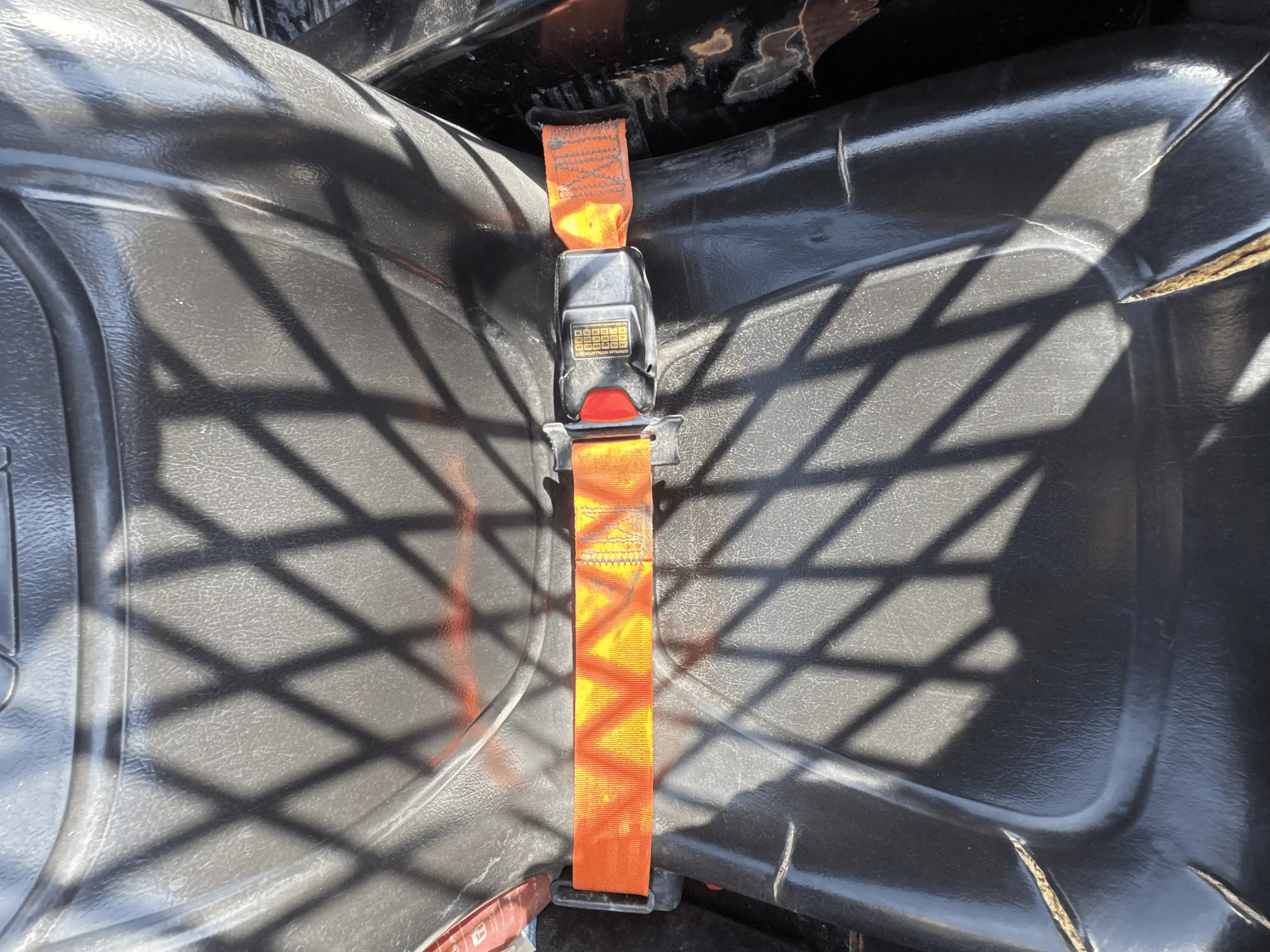 SSL-004-Cat-226B3-skid-steer-loader-inspection-safety-seat-belts-2