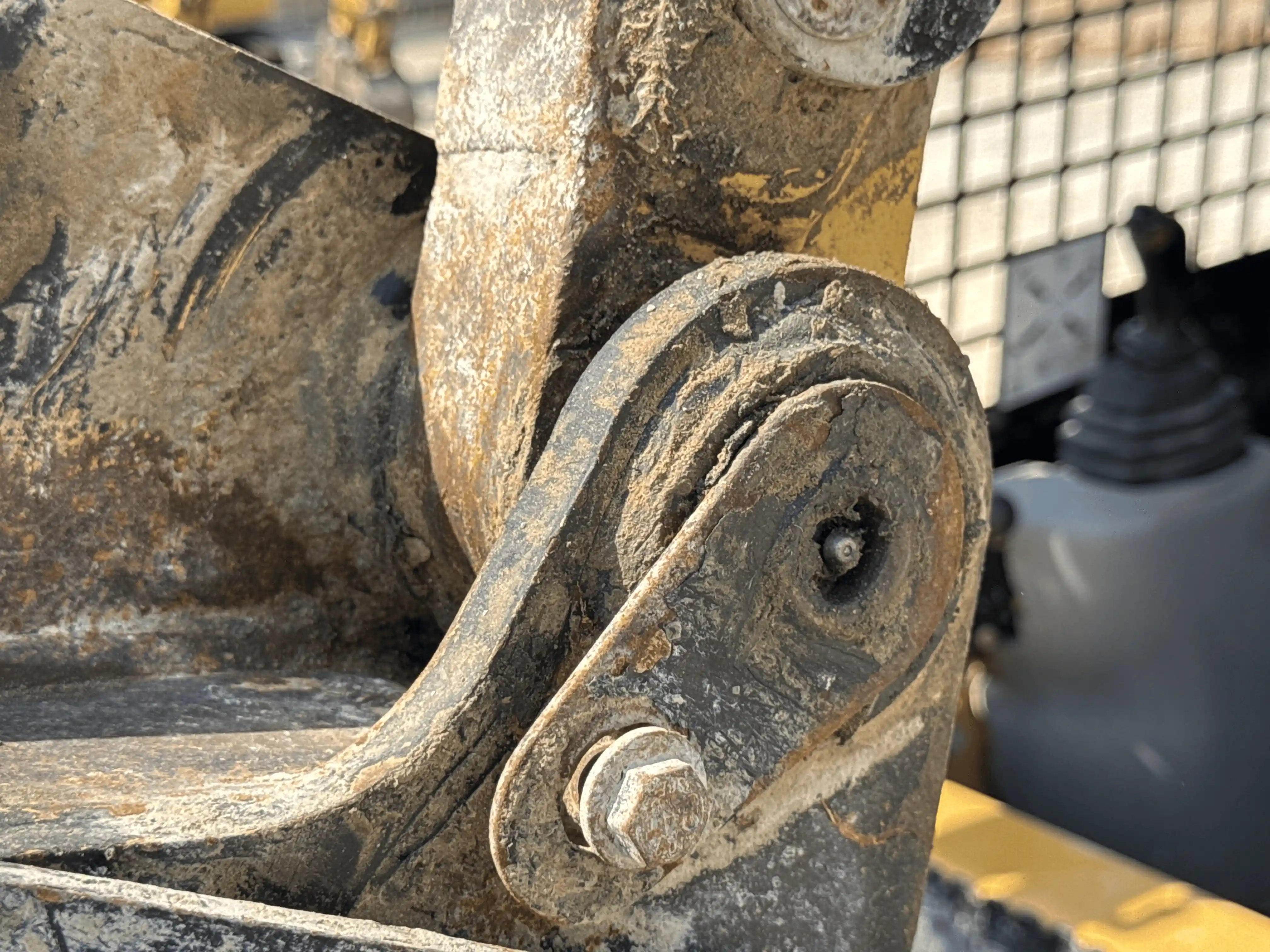 SSL-004-Cat-226B3-skid-steer-loader-inspection-chassis-pins-and-bushings-lift-arm-to-bucket-1