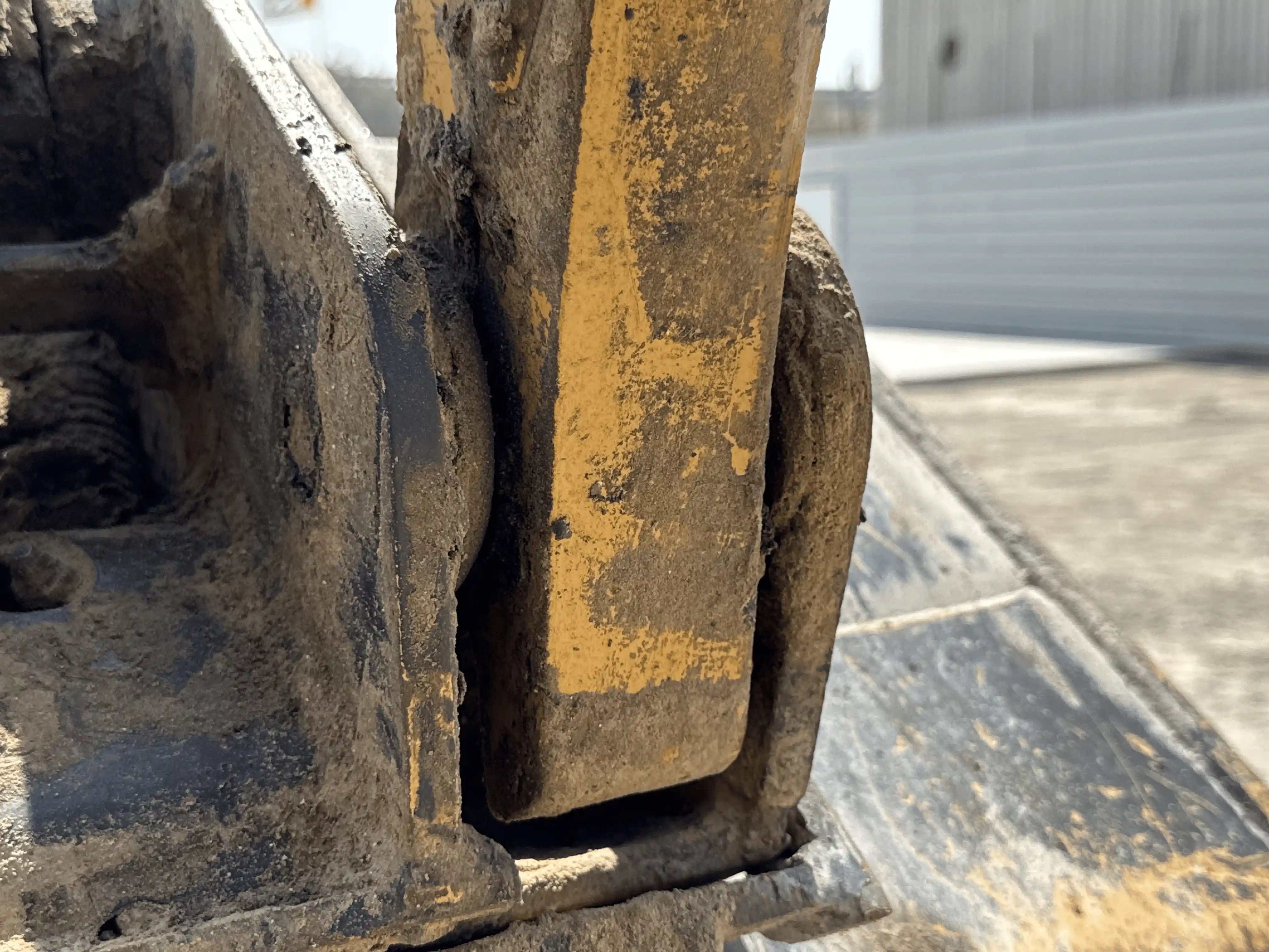 SSL-004-Cat-226B3-skid-steer-loader-inspection-chassis-pins-and-bushings-lift-arm-to-bucket-3