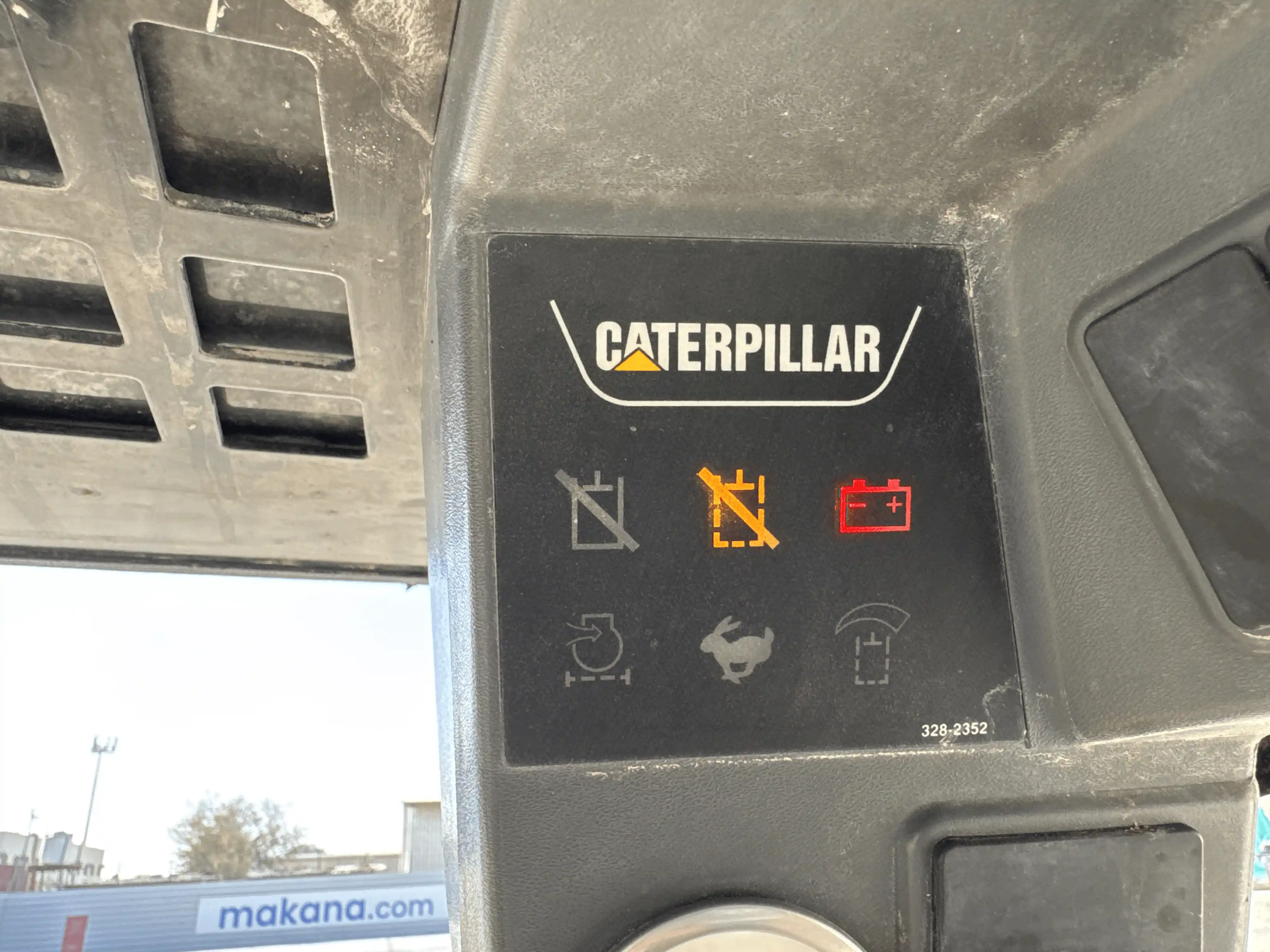SSL-004-Cat-226B3-skid-steer-loader-inspection-cabin-instrument-cluster-2