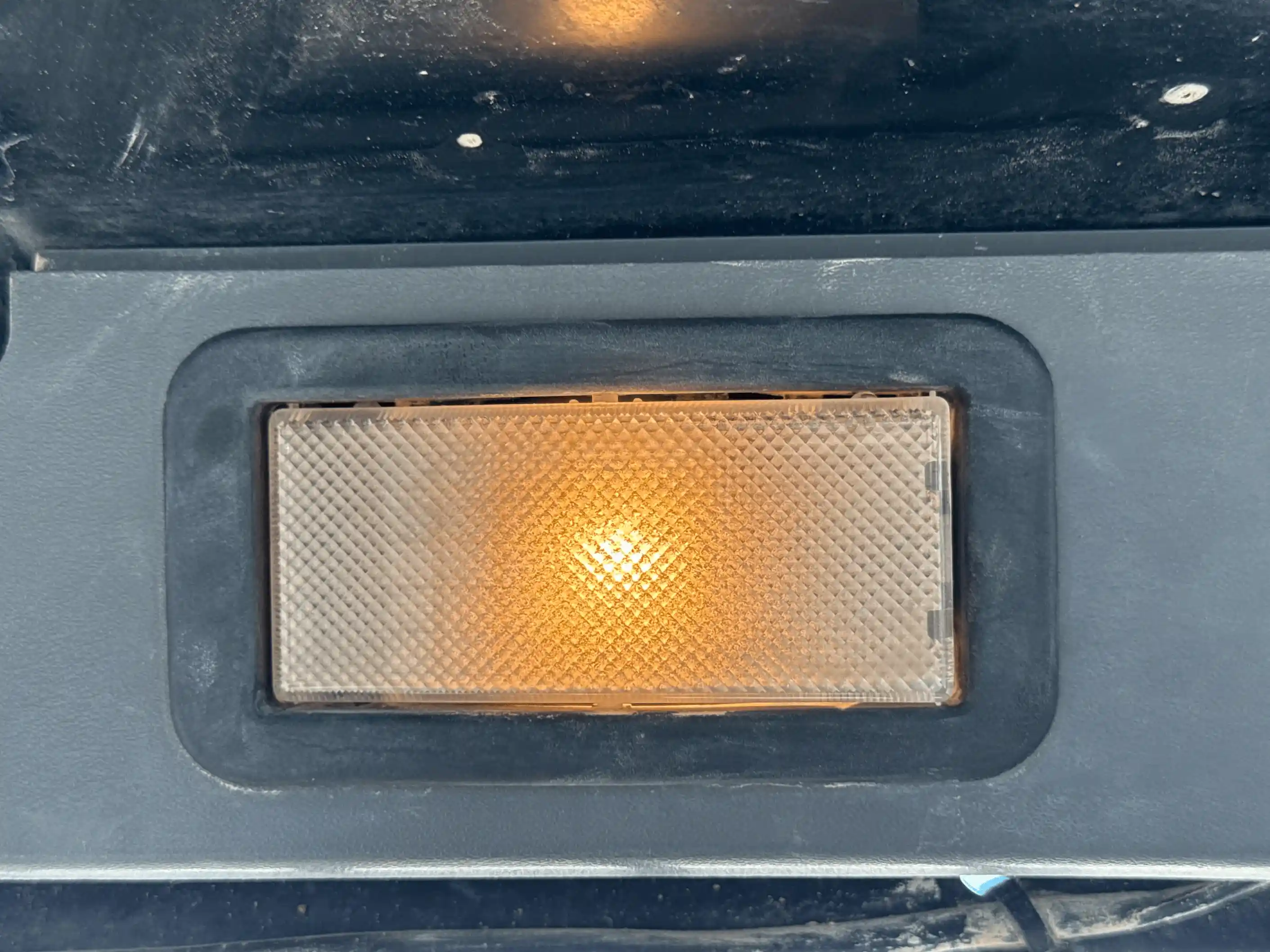 SSL-004-Cat-226B3-skid-steer-loader-inspection-cabin-cabin-light-1