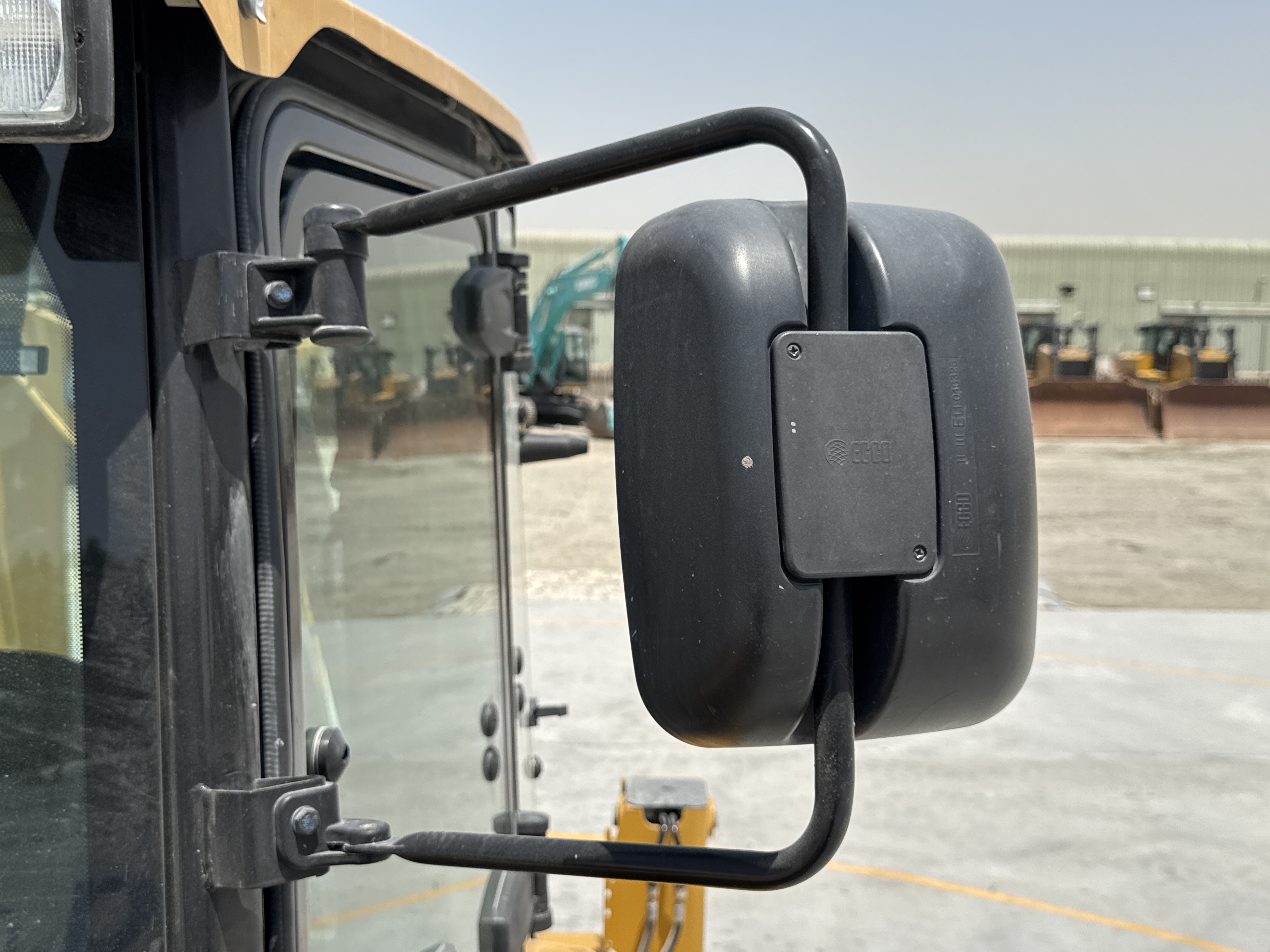 BHL-001-Cat-426F2-backhoe-loader-inspection-cabin-mirrors-2