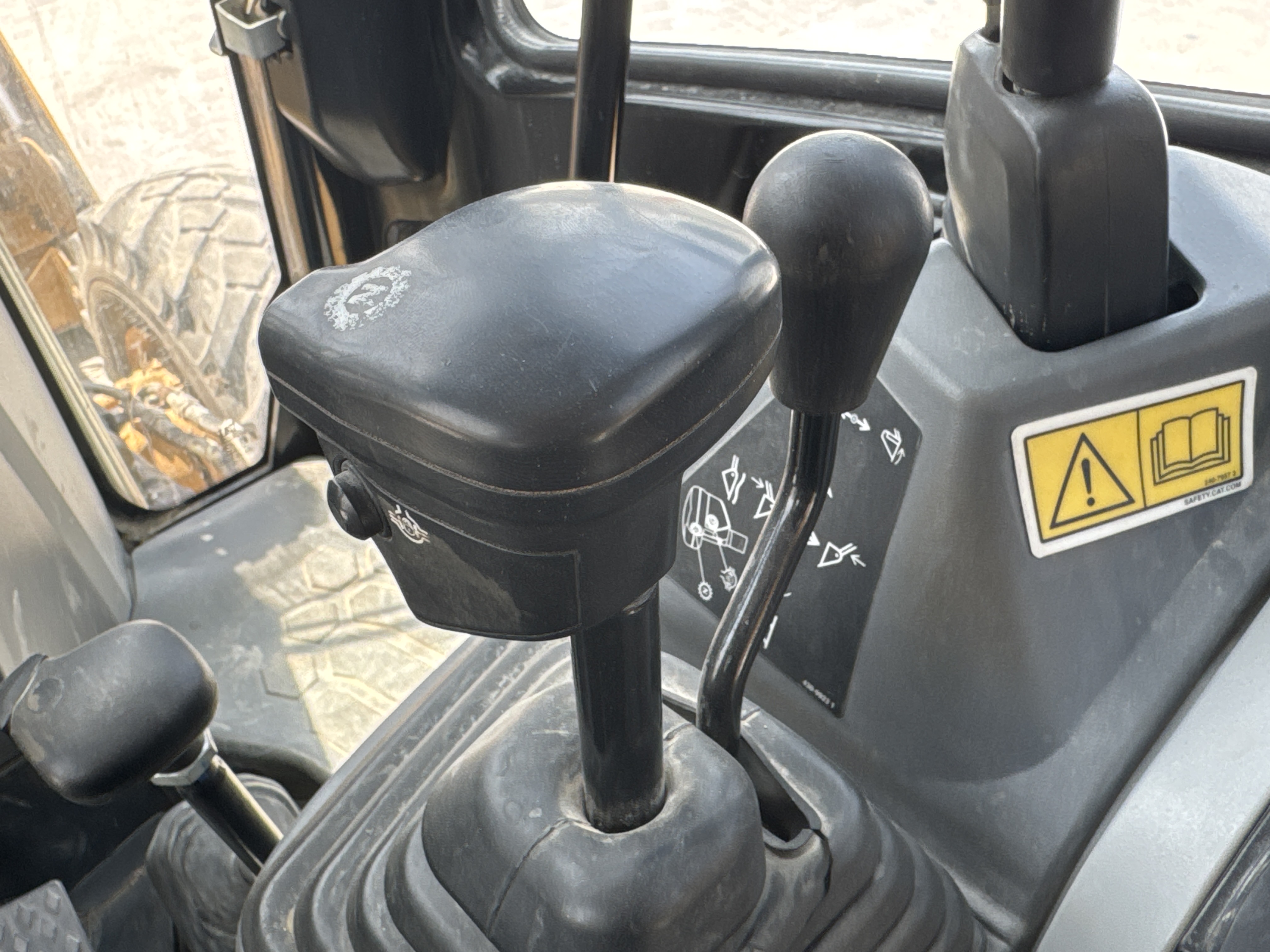 BHL-001-Cat-426F2-backhoe-loader-inspection-cabin-joysticks-3