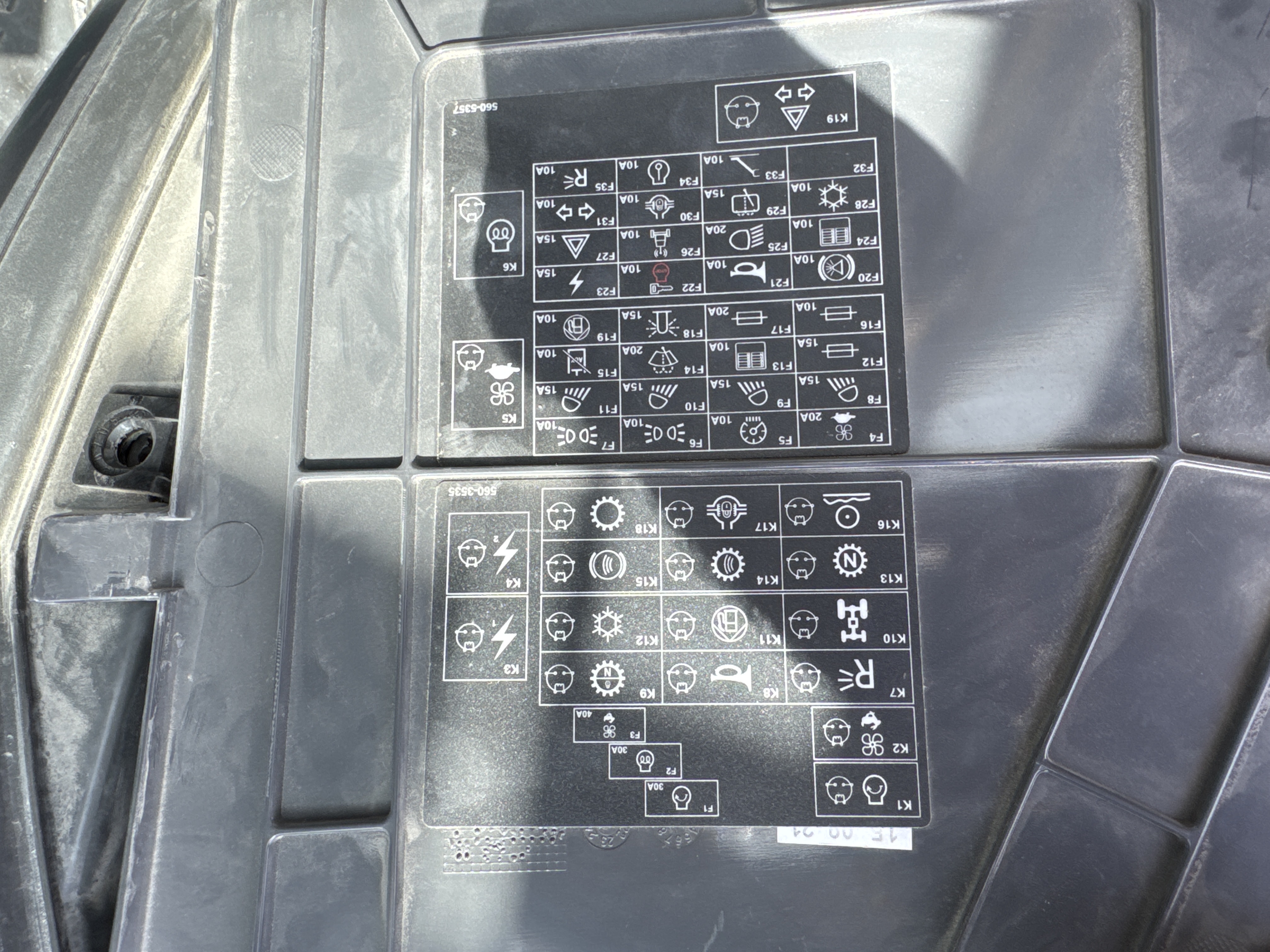 BHL-001-Cat-426F2-backhoe-loader-inspection-electronic-fuse-box-2