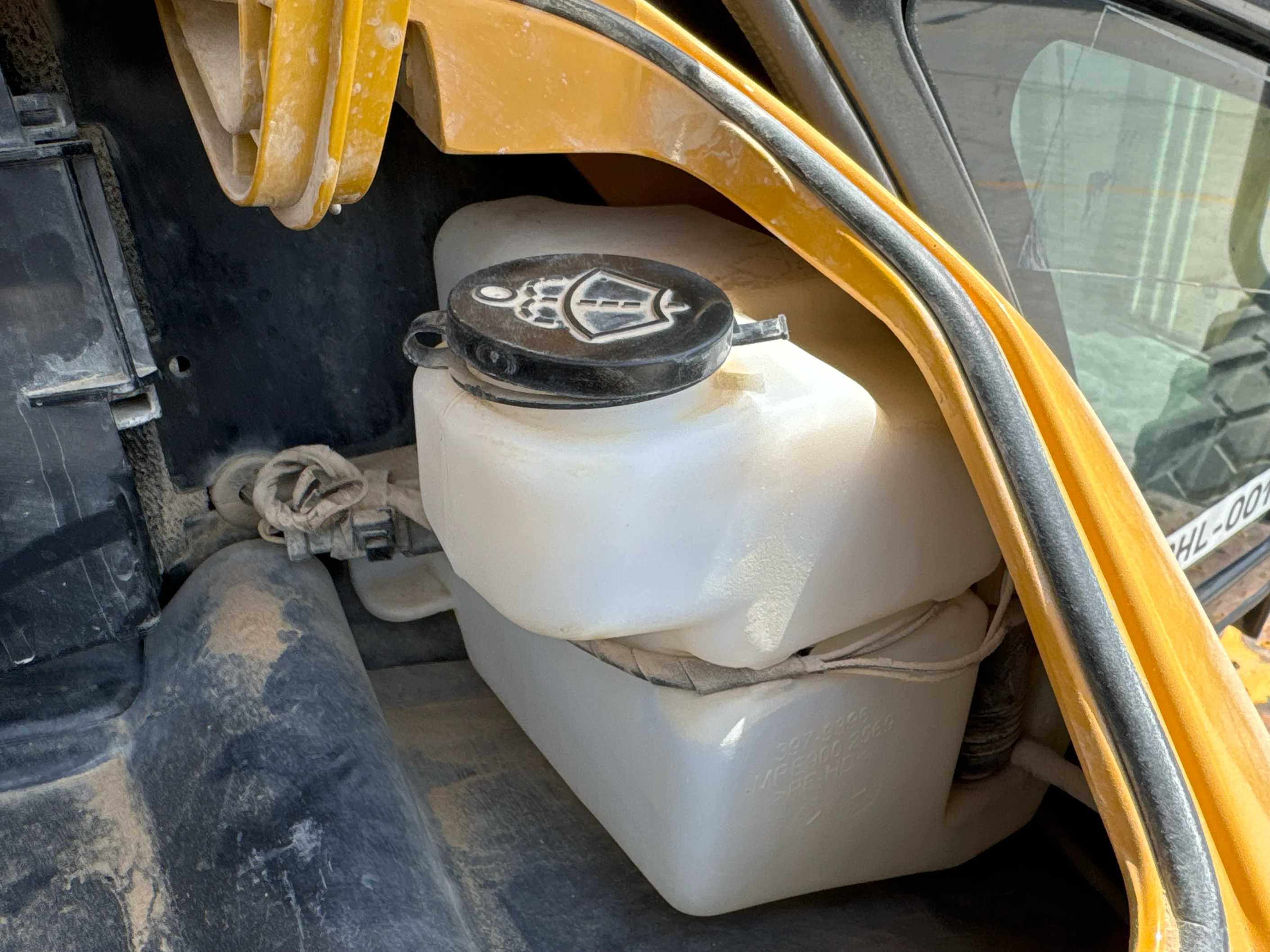 BHL-001-Cat-426F2-backhoe-loader-inspection-electronic-wipers-5