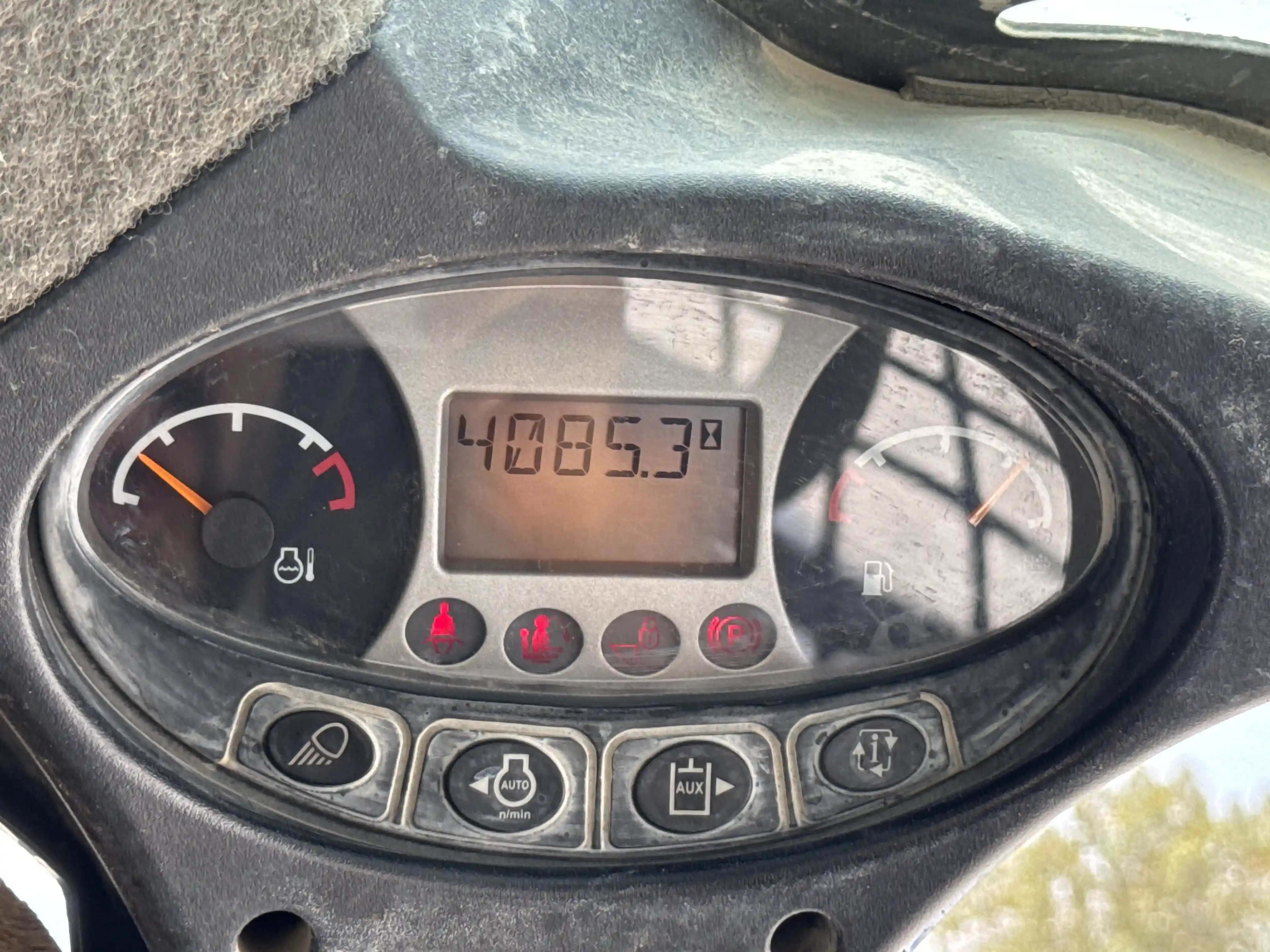SSL-005-Bobcat-S510-skid-steer-loader-inspection-general-hour-meter