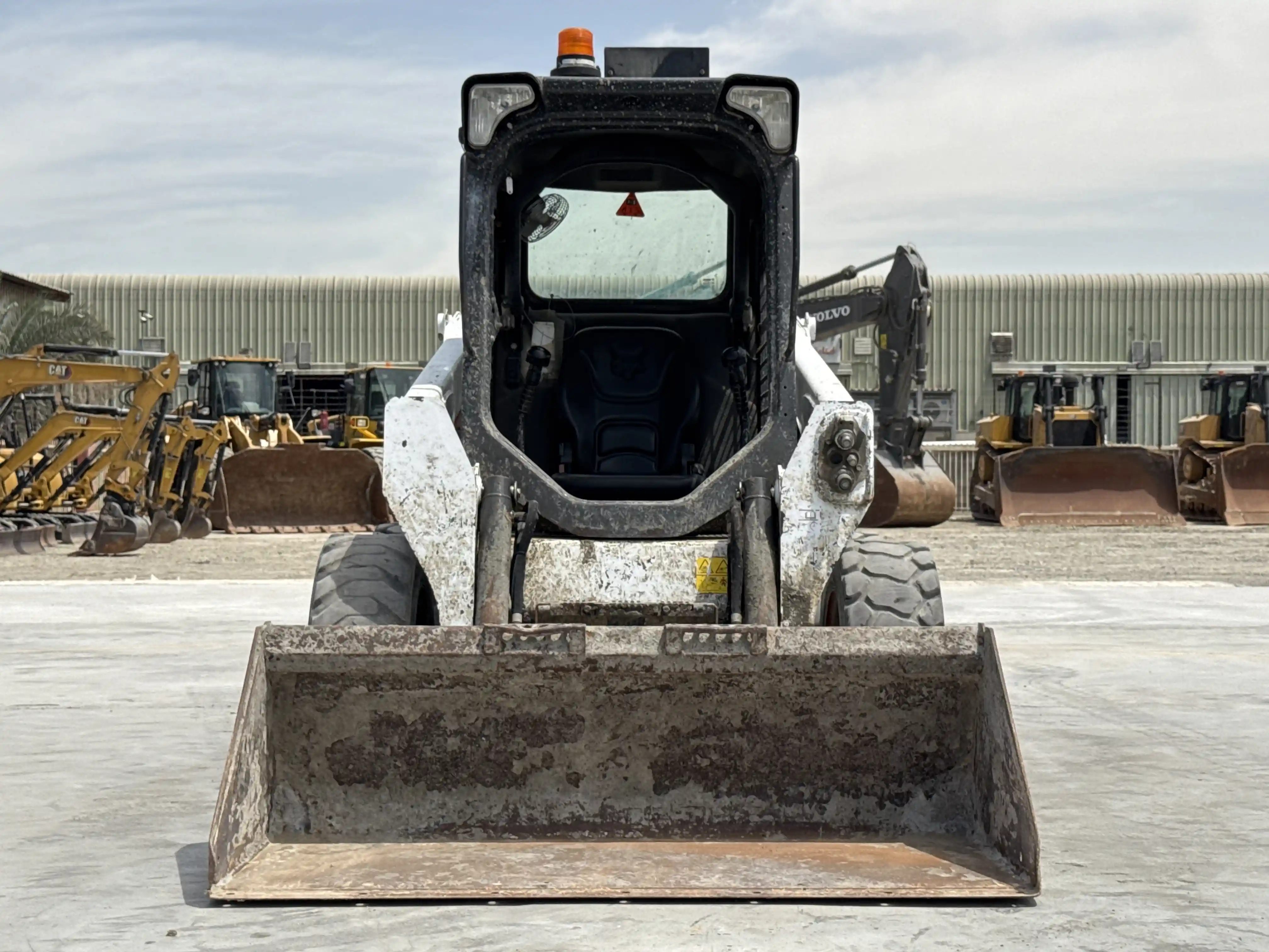 SSL-005-Bobcat-S510-skid-steer-loader-inspection-structure-paint-1