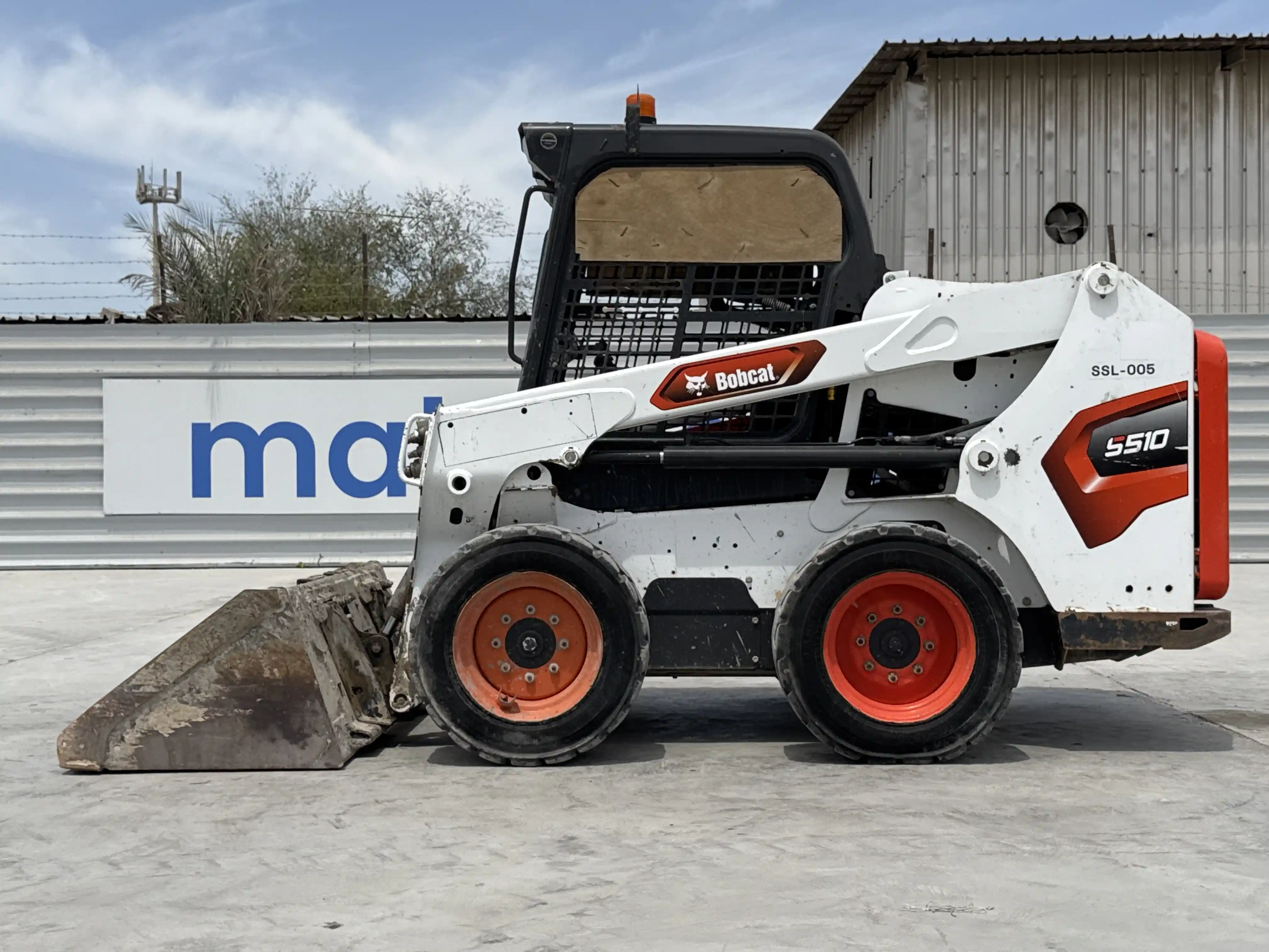 SSL-005-Bobcat-S510-skid-steer-loader-inspection-structure-paint-2