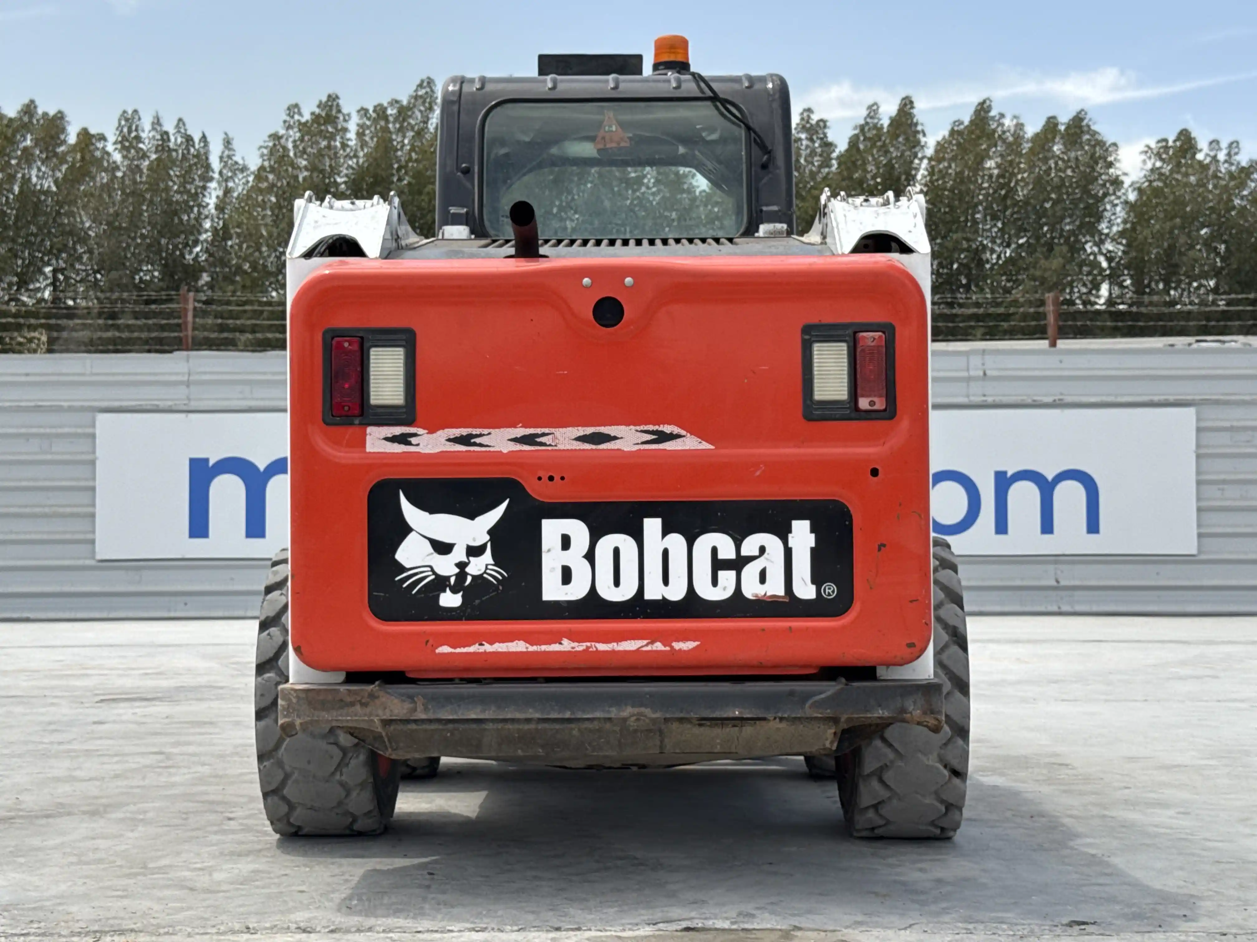SSL-005-Bobcat-S510-skid-steer-loader-inspection-structure-paint-3