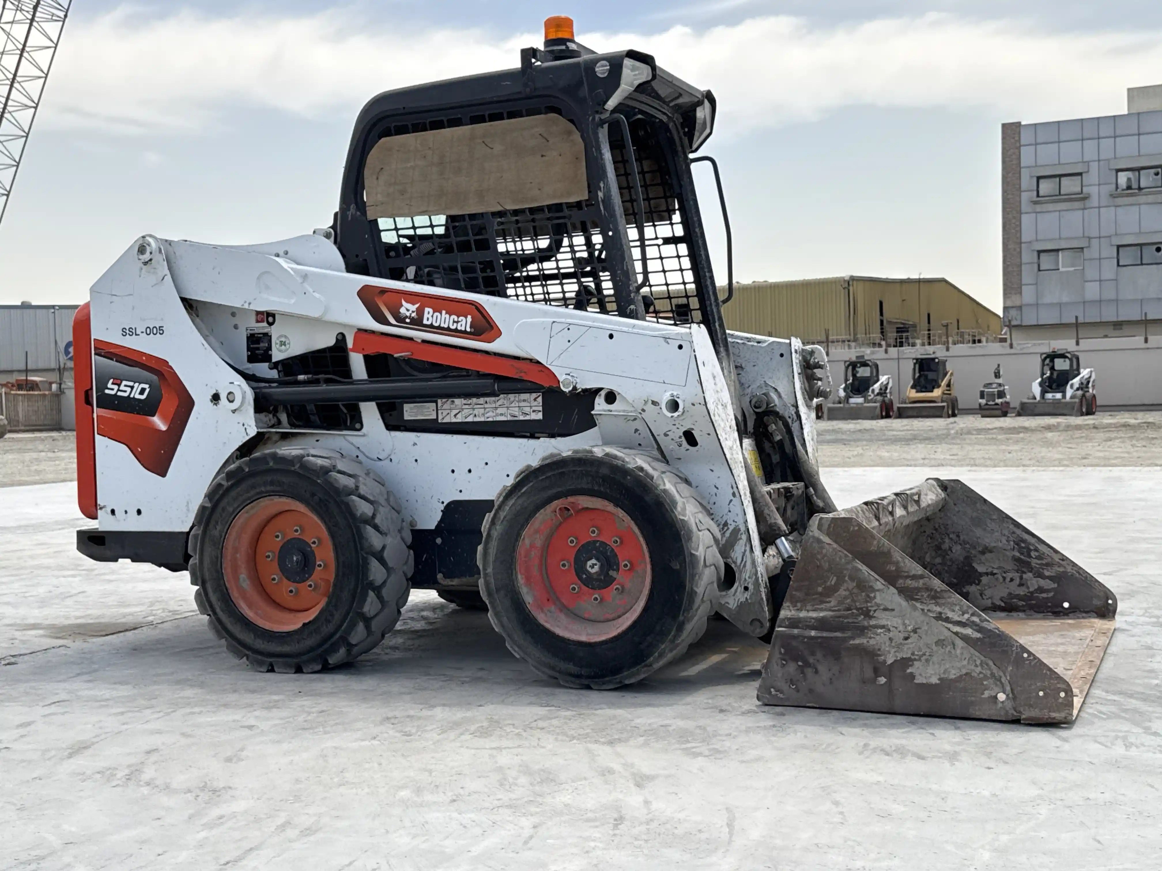 SSL-005-Bobcat-S510-skid-steer-loader-inspection-structure-paint-4