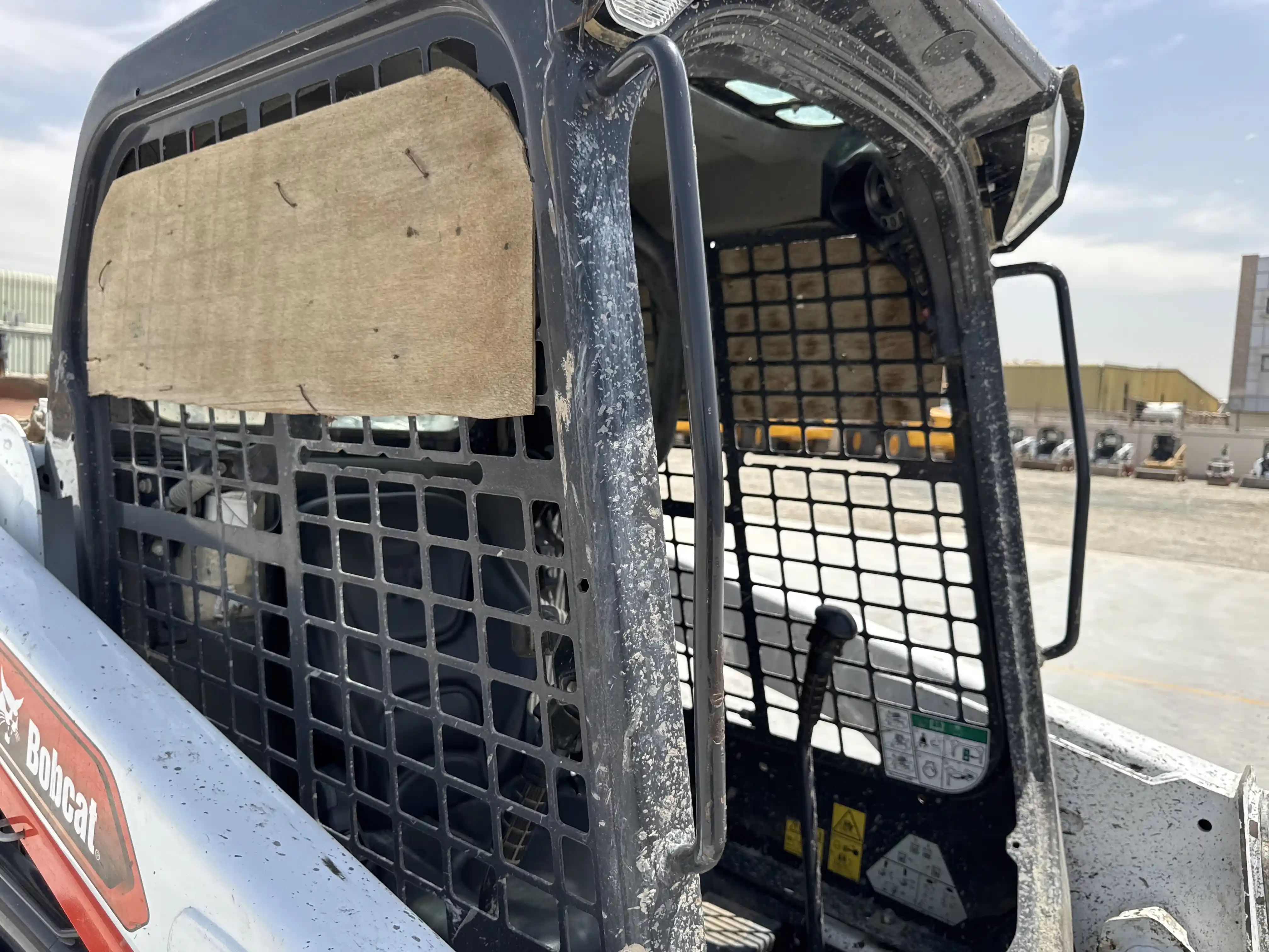 SSL-005-Bobcat-S510-skid-steer-loader-inspection-structure-handrails-1