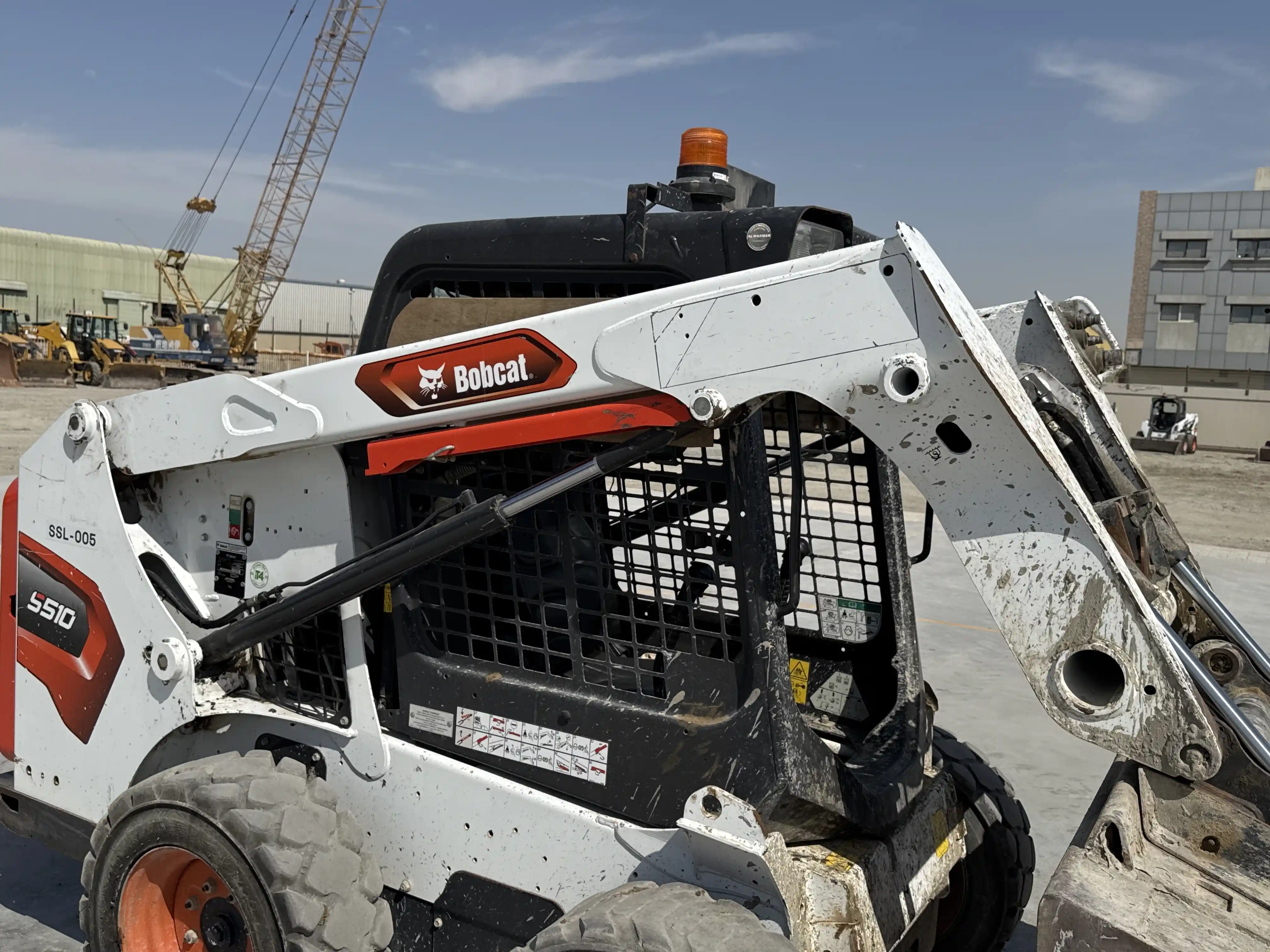 SSL-005-Bobcat-S510-skid-steer-loader-inspection-hydraulics-lift-arm-3