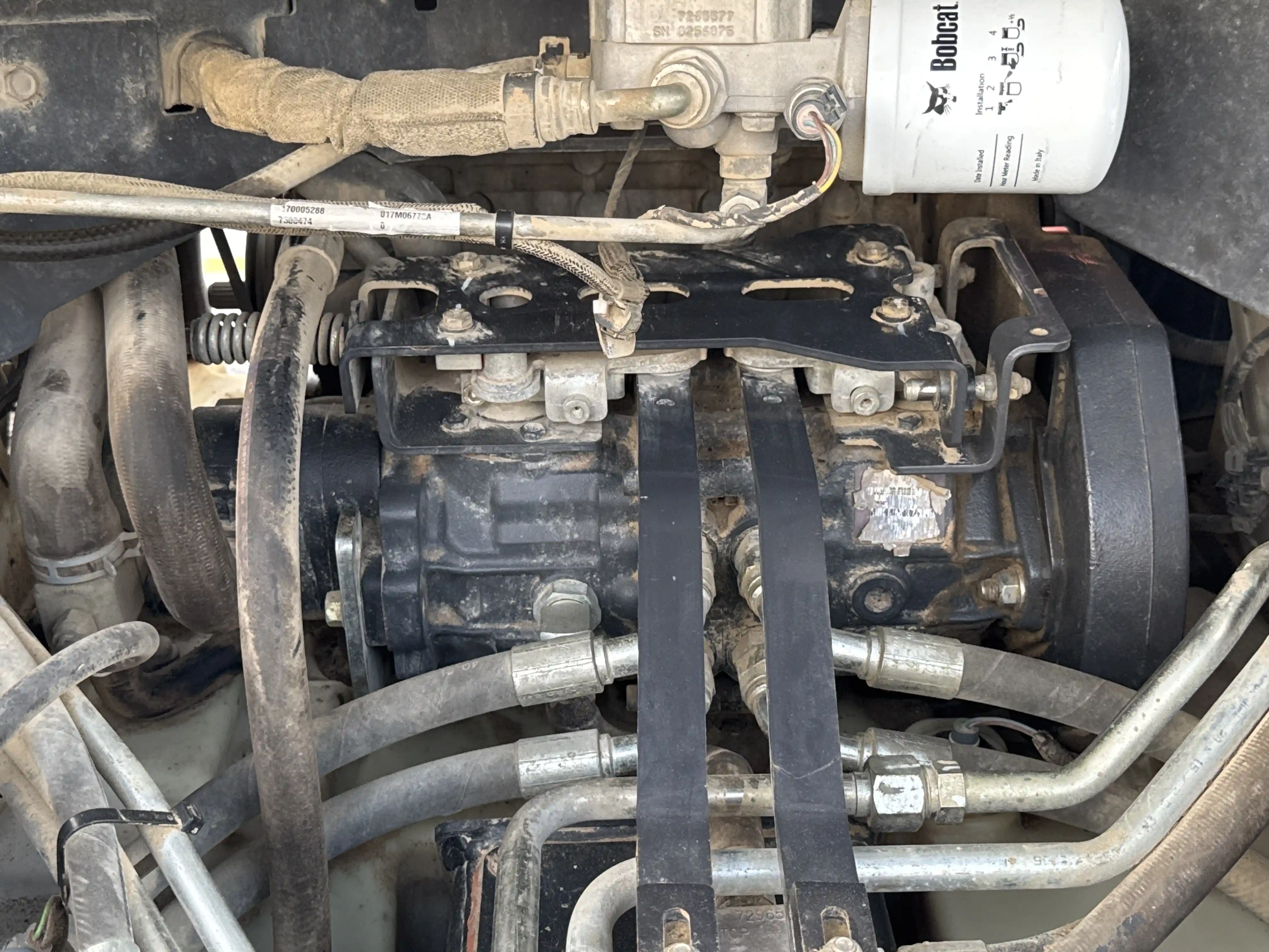 SSL-005-Bobcat-S510-skid-steer-loader-inspection-hydraulics-hydraulic-pump-1