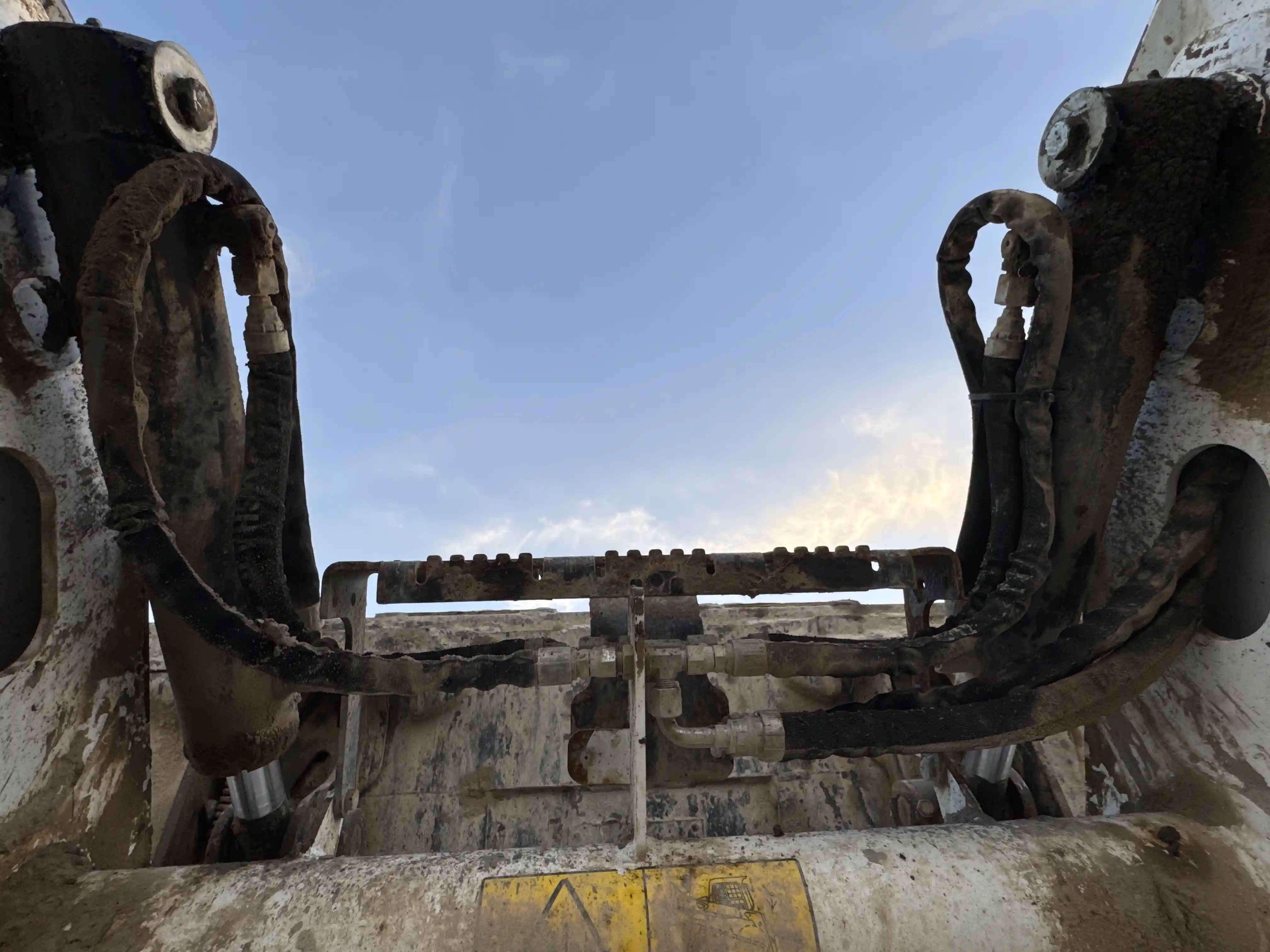 SSL-005-Bobcat-S510-skid-steer-loader-inspection-hydraulics-hydraulic-hoses-and-lines-3