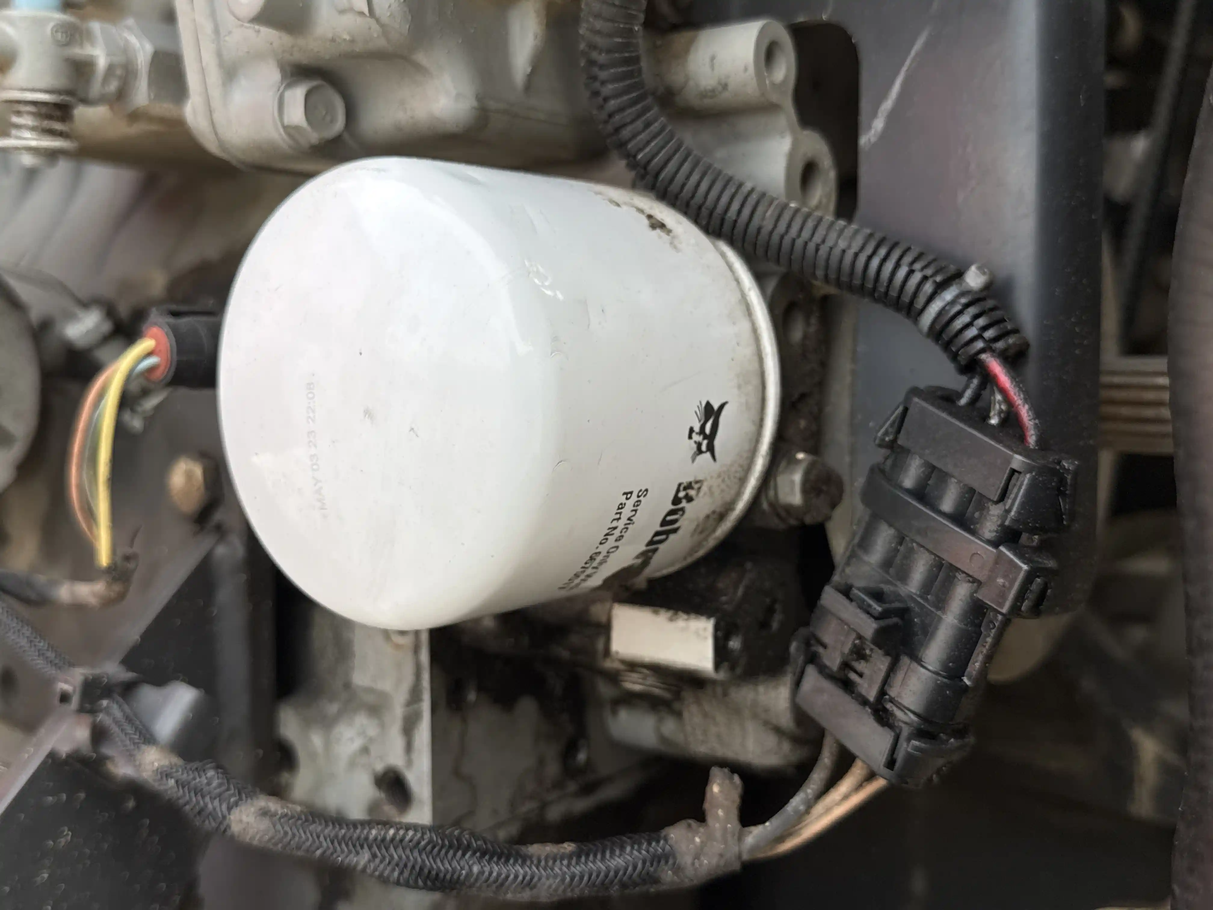 SSL-005-Bobcat-S510-skid-steer-loader-inspection-engine-engine-oil-leaks-1