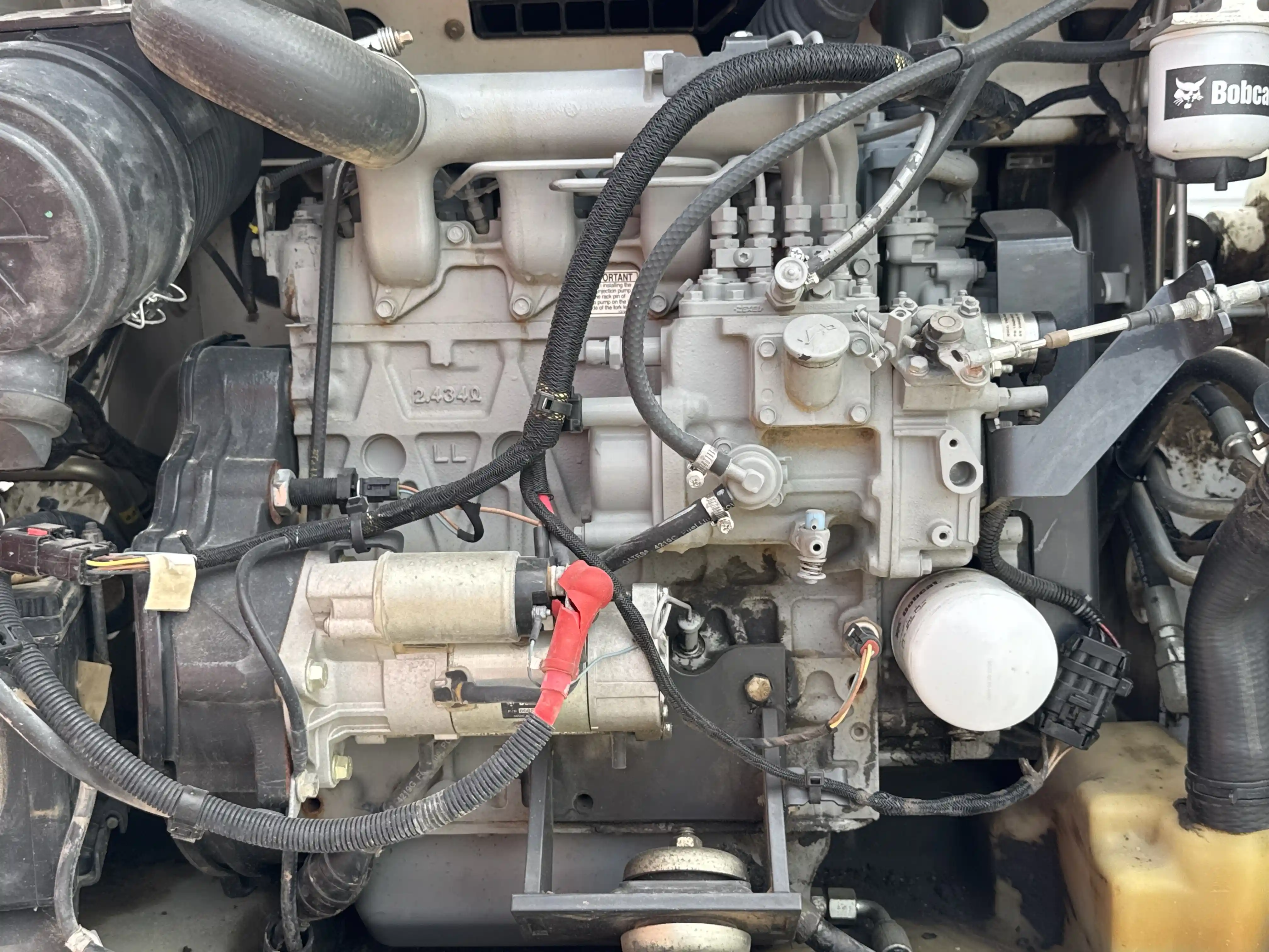 SSL-005-Bobcat-S510-skid-steer-loader-inspection-engine-engine-oil-leaks-3