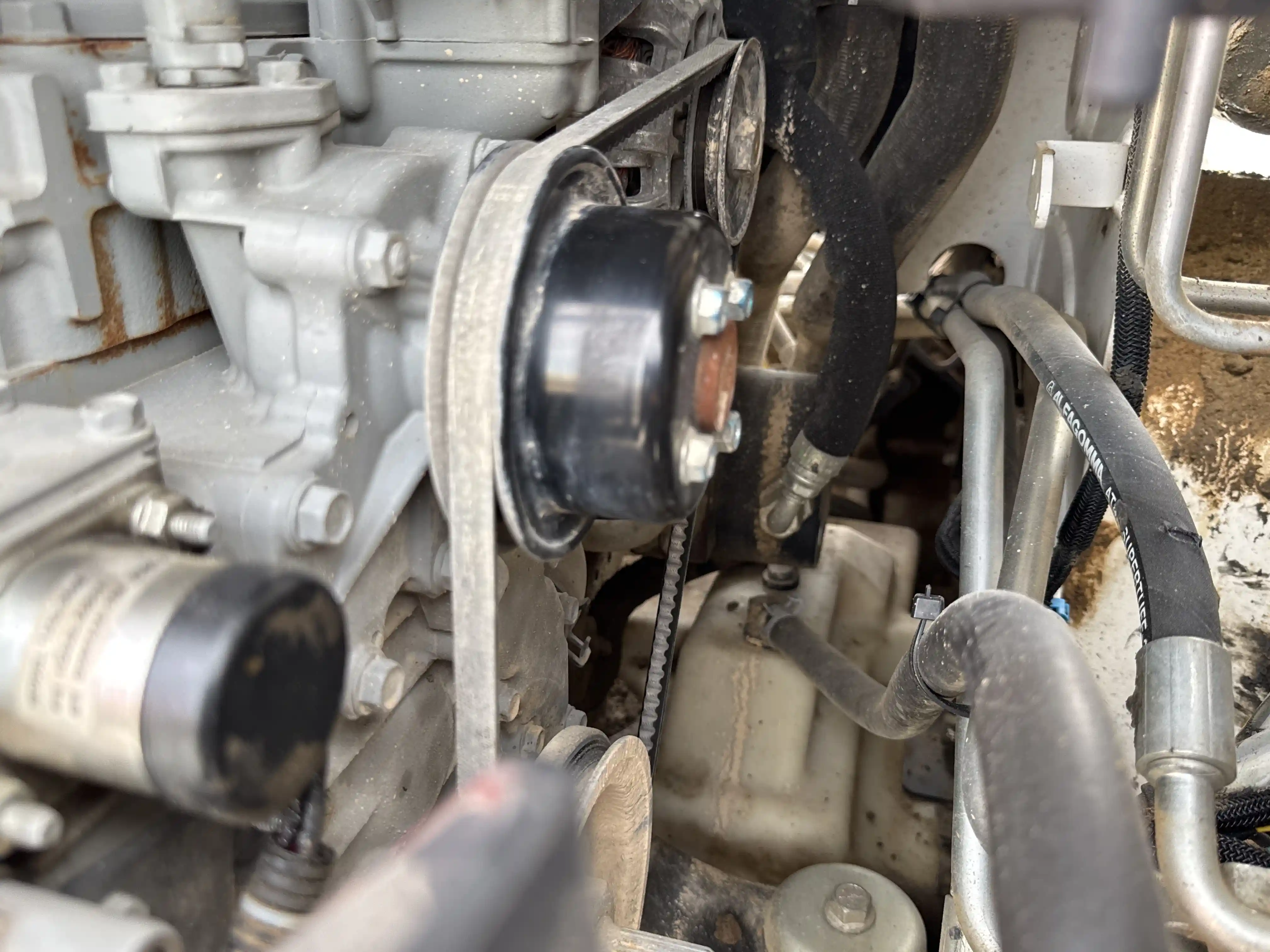 SSL-005-Bobcat-S510-skid-steer-loader-inspection-engine-belts-1