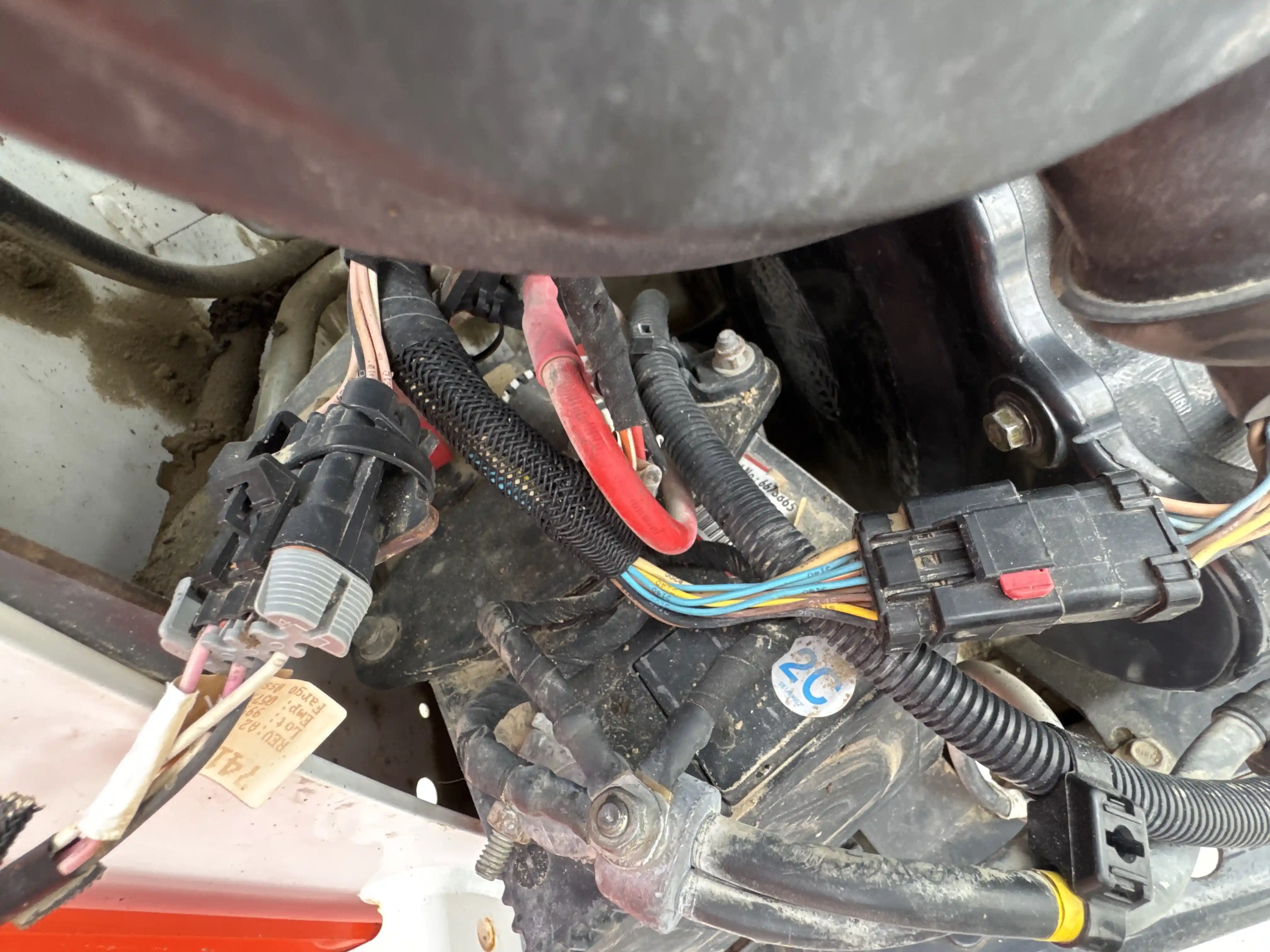 SSL-005-Bobcat-S510-skid-steer-loader-inspection-electronics-main-harness-1