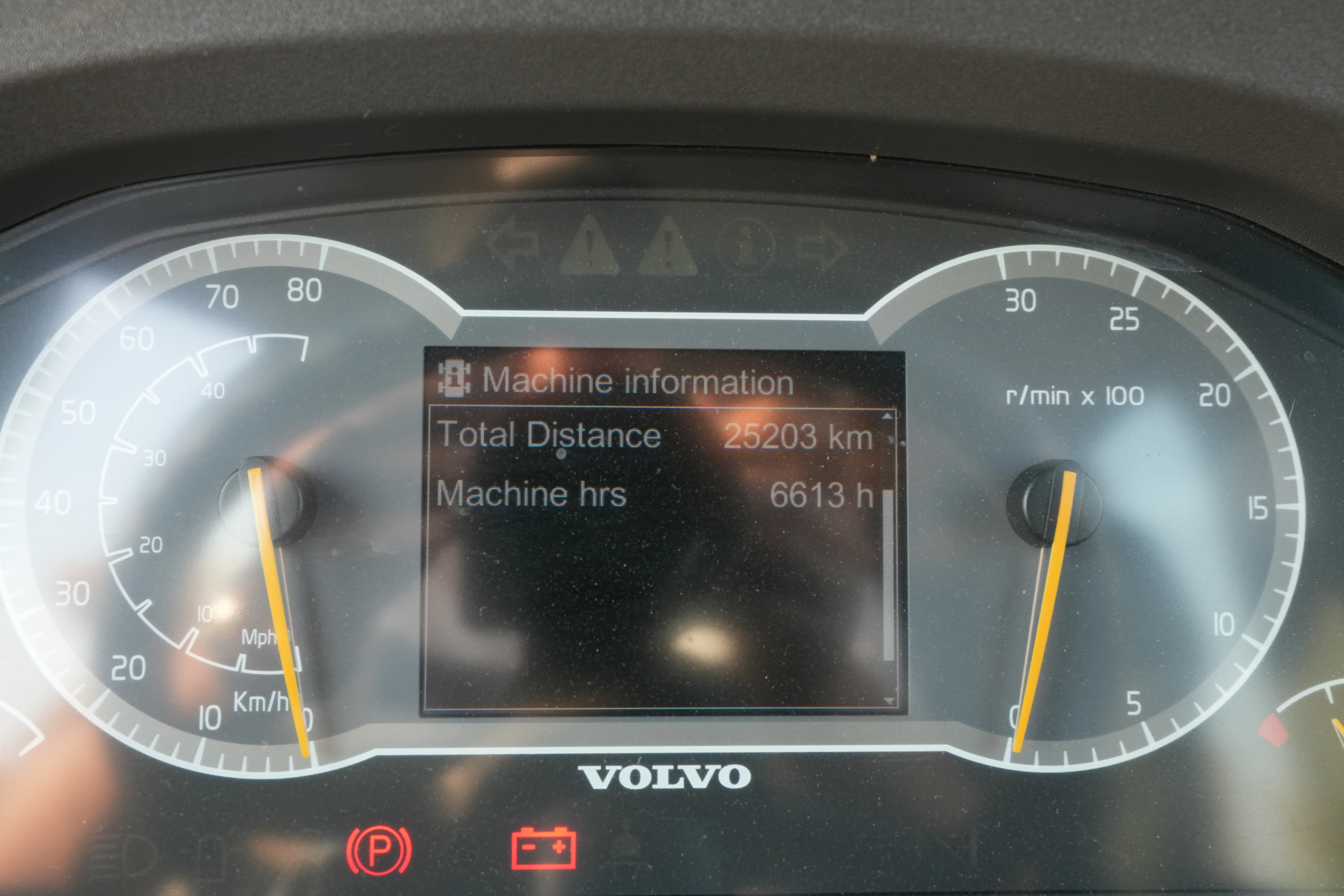 ADT-003-Volvo-A40G-articulated-dump-truck-inspection-general-mileage