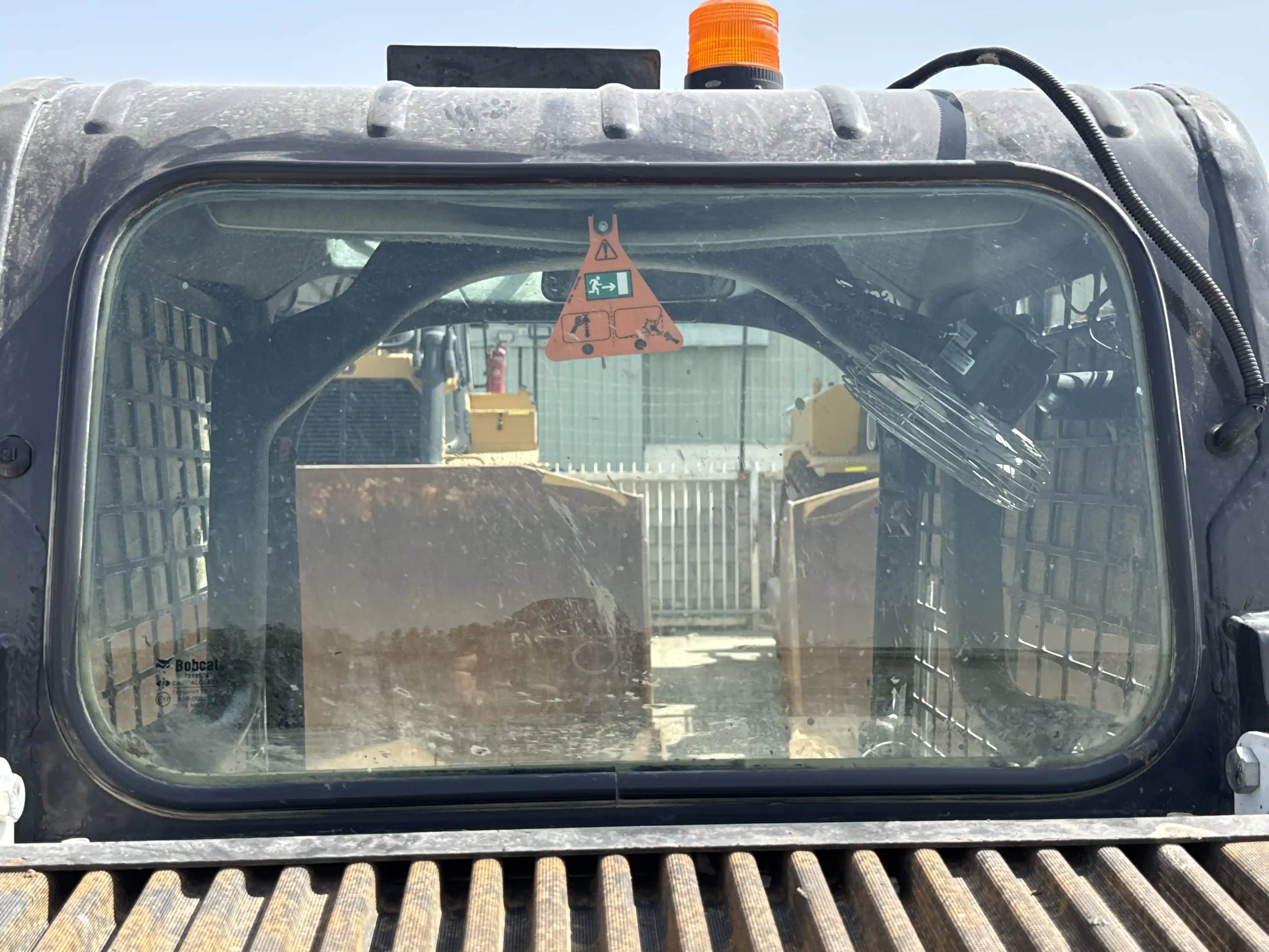 SSL-005-Bobcat-S510-skid-steer-loader-inspection-safety-glass