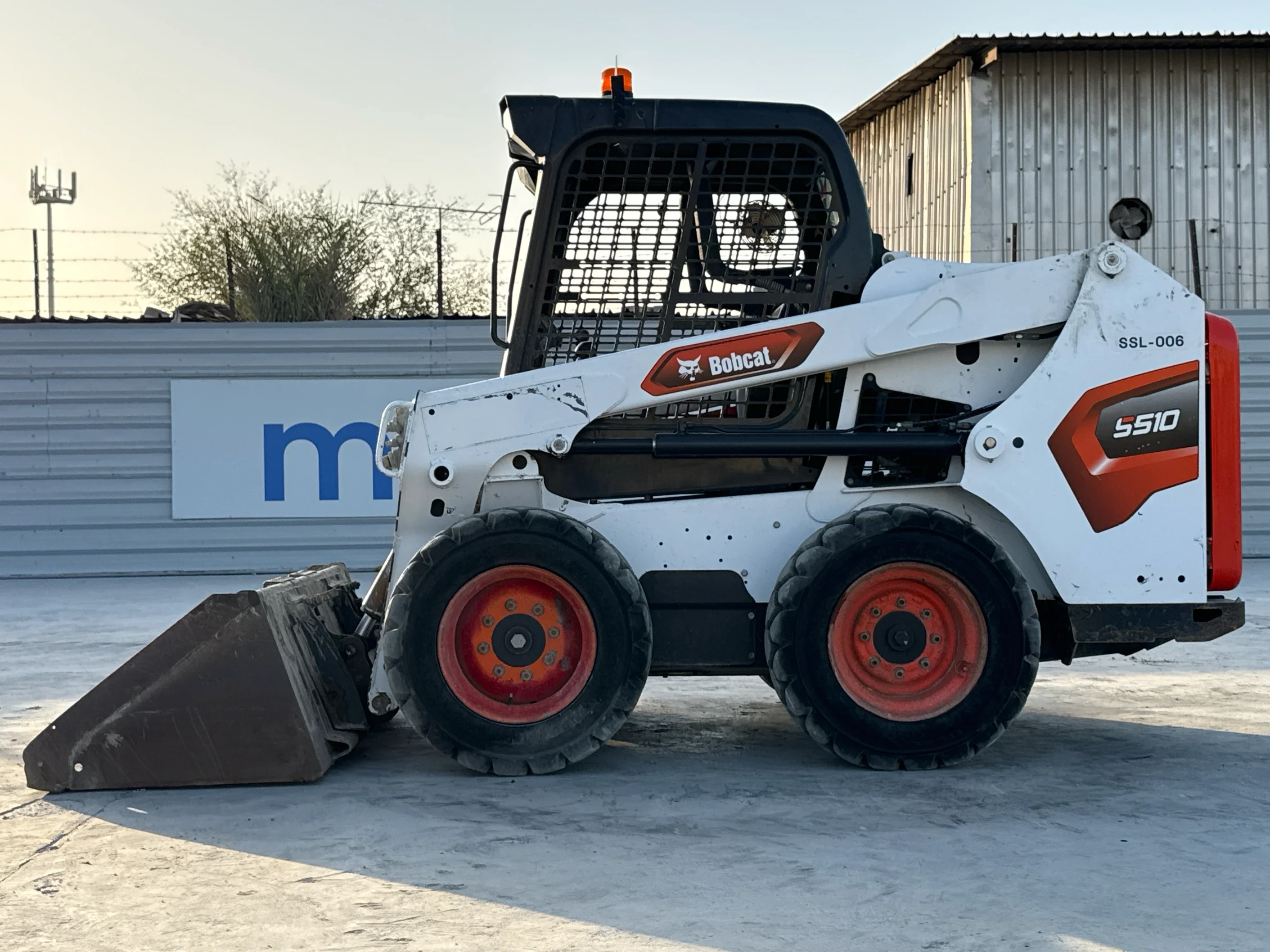 SSL-006-Bobcat-S510-skid-steer-loader-inspection-structure-paint-1
