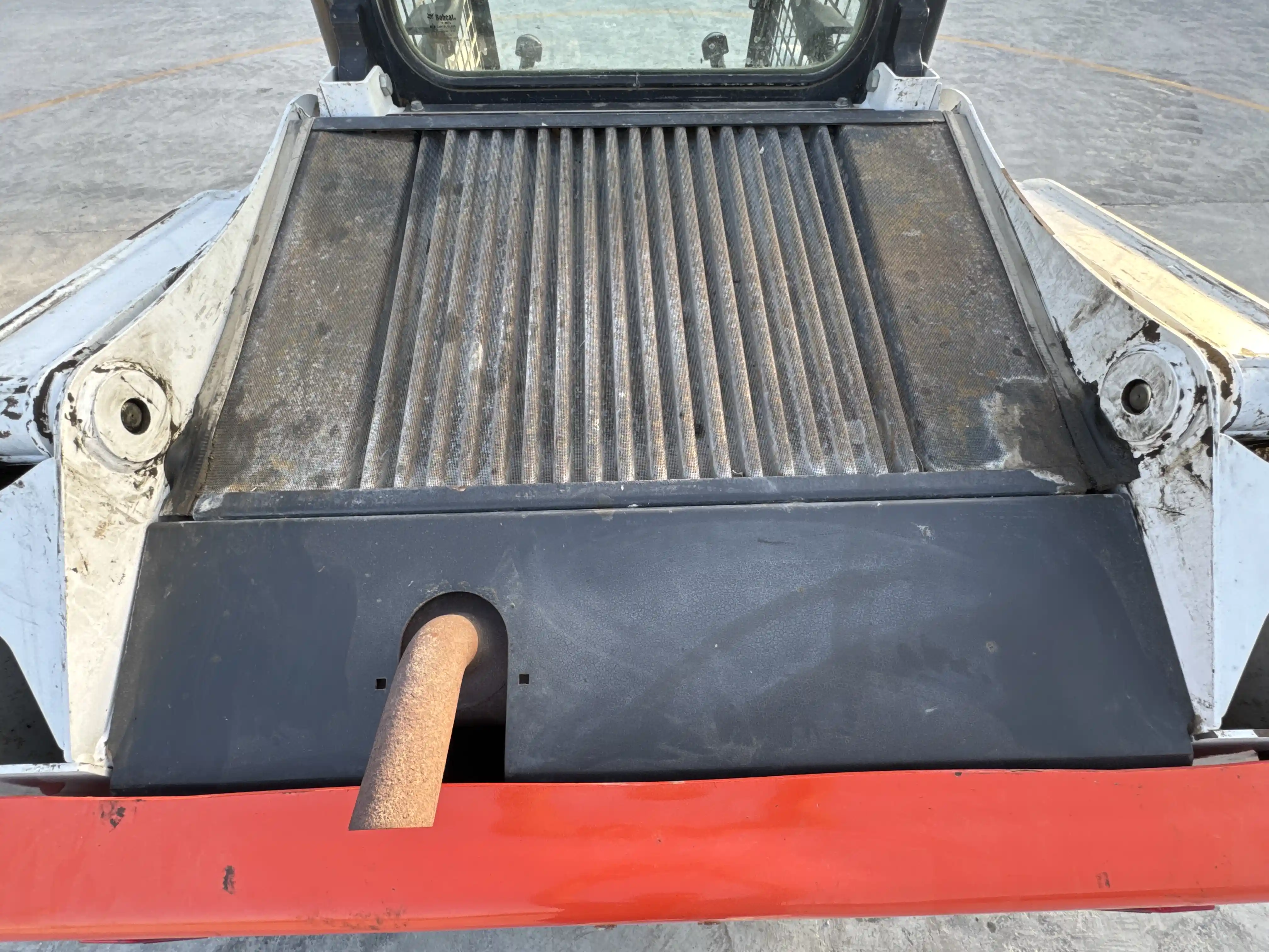 SSL-006-Bobcat-S510-skid-steer-loader-inspection-structure-sheet-metal-fiberglass-3