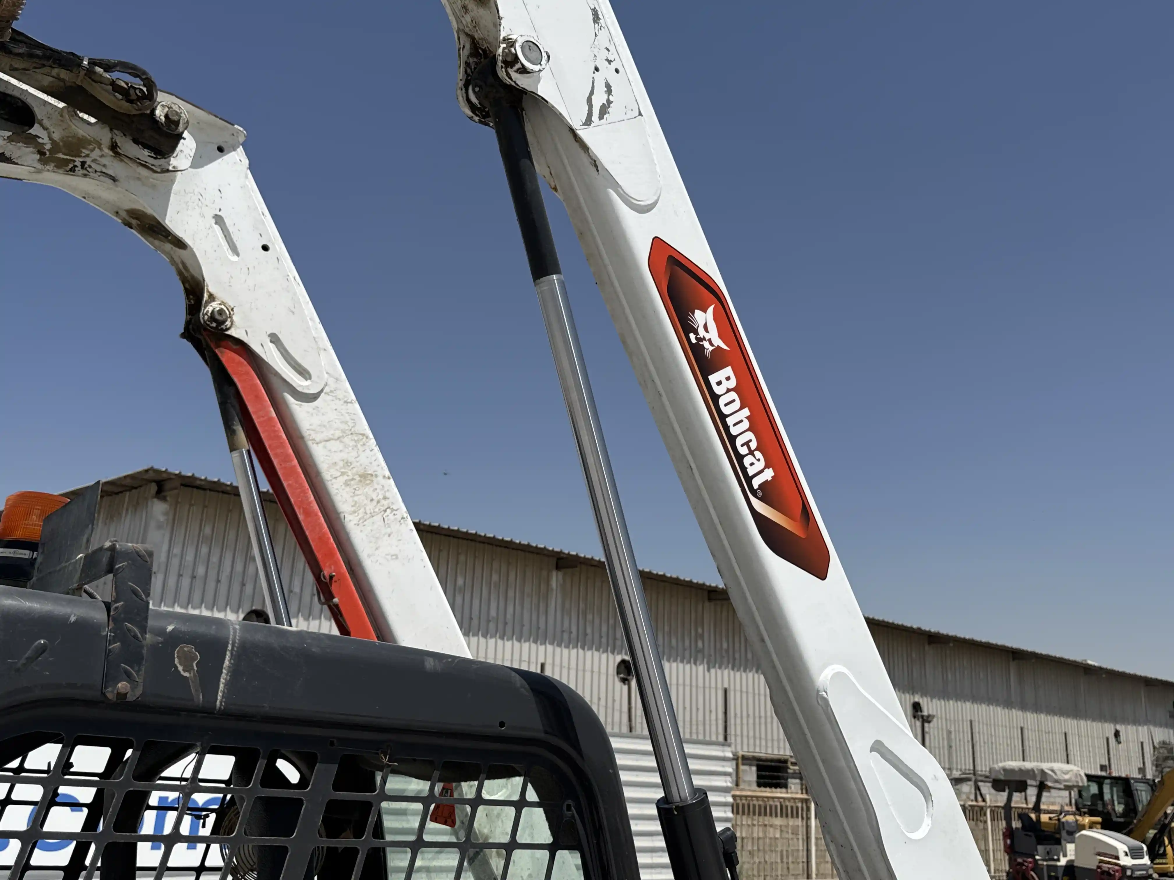 SSL-006-Bobcat-S510-skid-steer-loader-inspection-hydraulics-loader-lift-cylinder-1