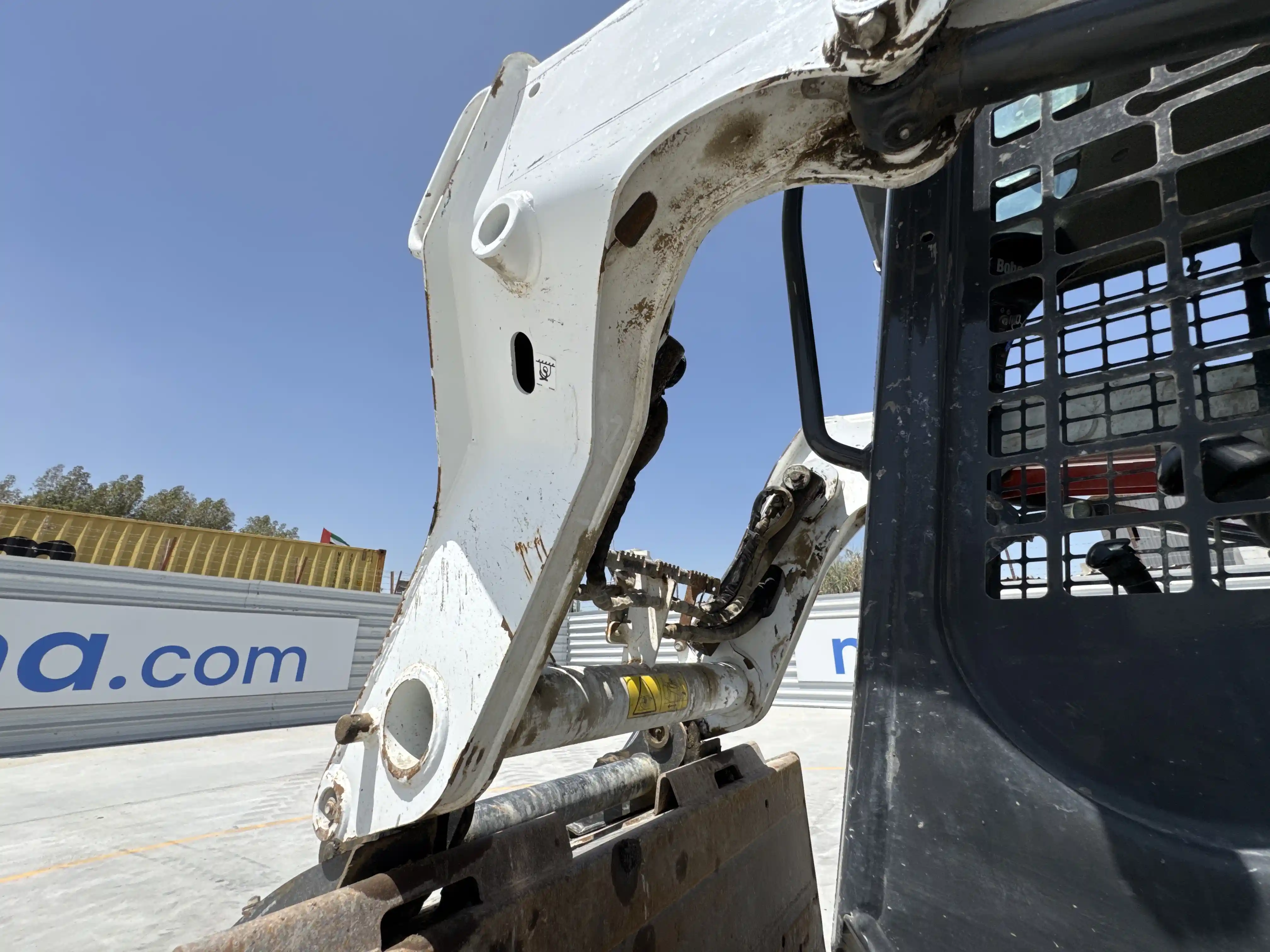 SSL-006-Bobcat-S510-skid-steer-loader-inspection-hydraulics-lift-arm-1
