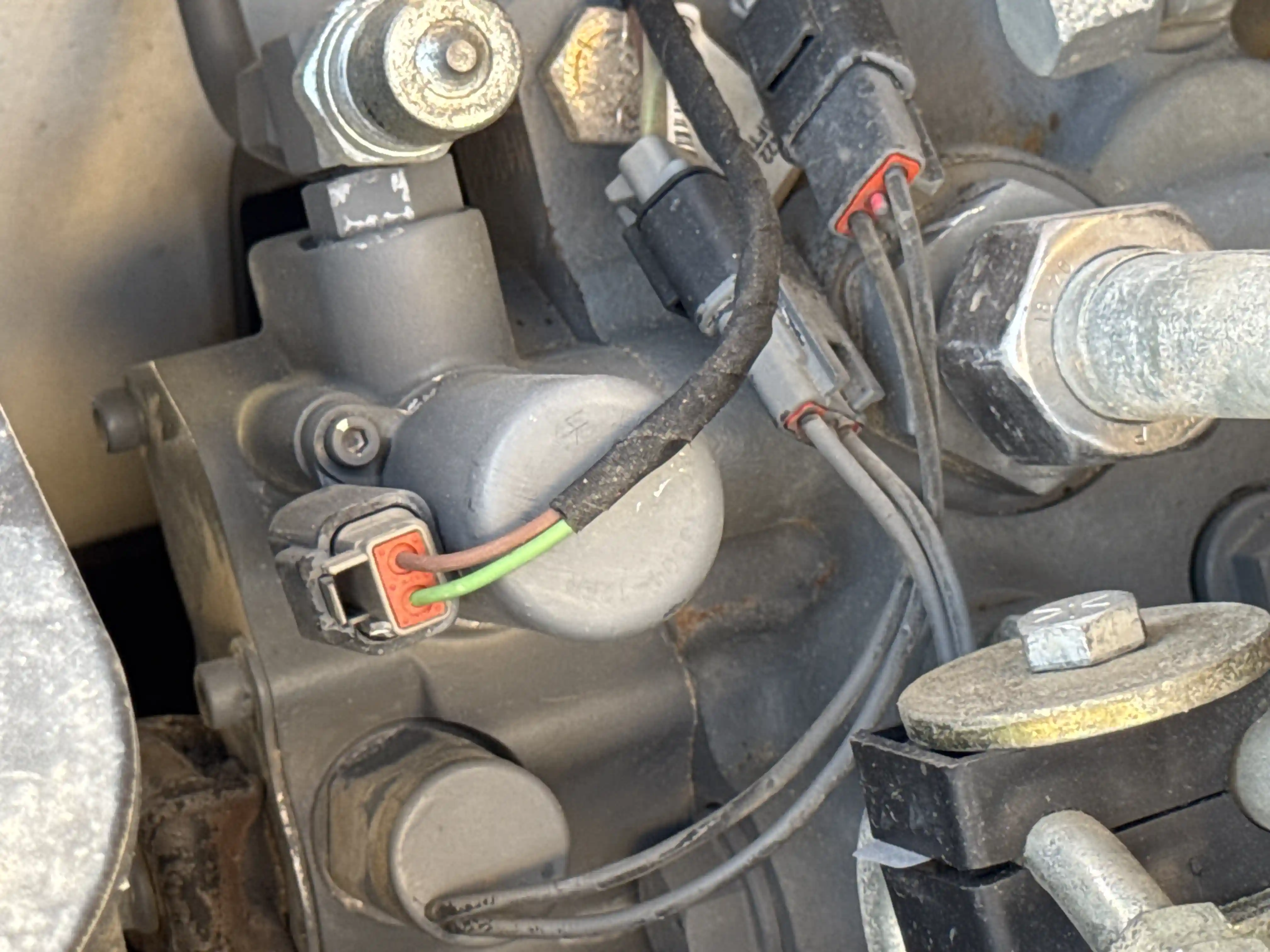 SSL-006-Bobcat-S510-skid-steer-loader-inspection-hydraulics-wiring-harness-2