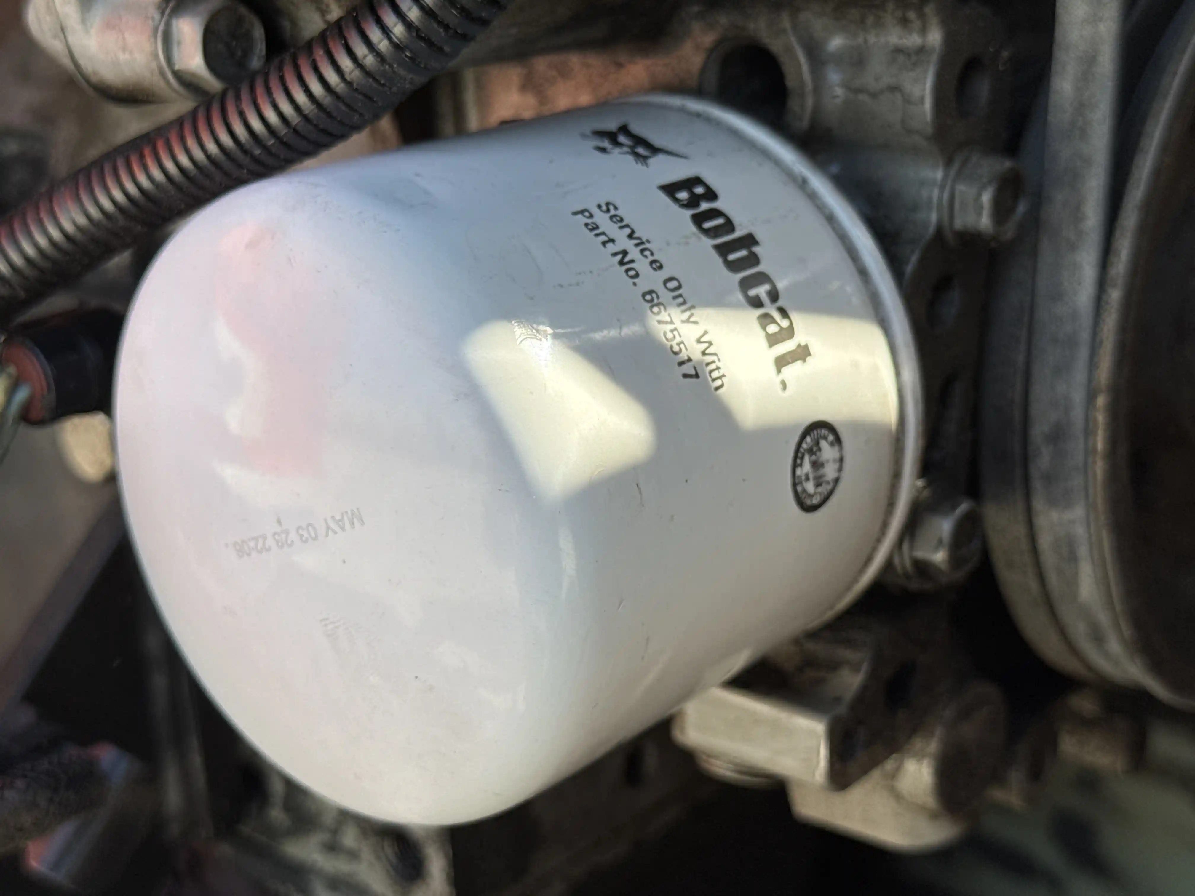 SSL-006-Bobcat-S510-skid-steer-loader-inspection-engine-engine-oil-leaks-2