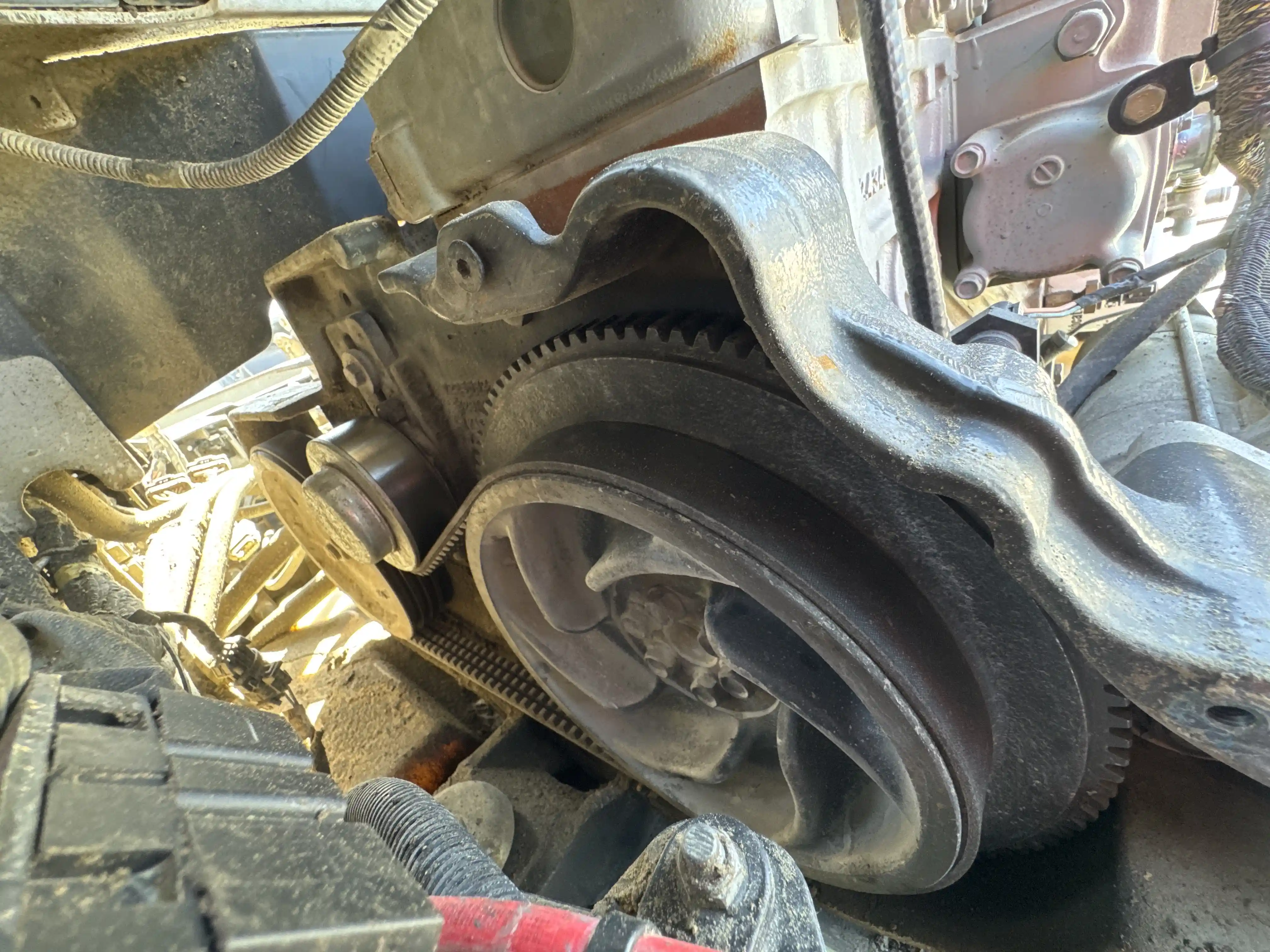 SSL-006-Bobcat-S510-skid-steer-loader-inspection-engine-belts-2