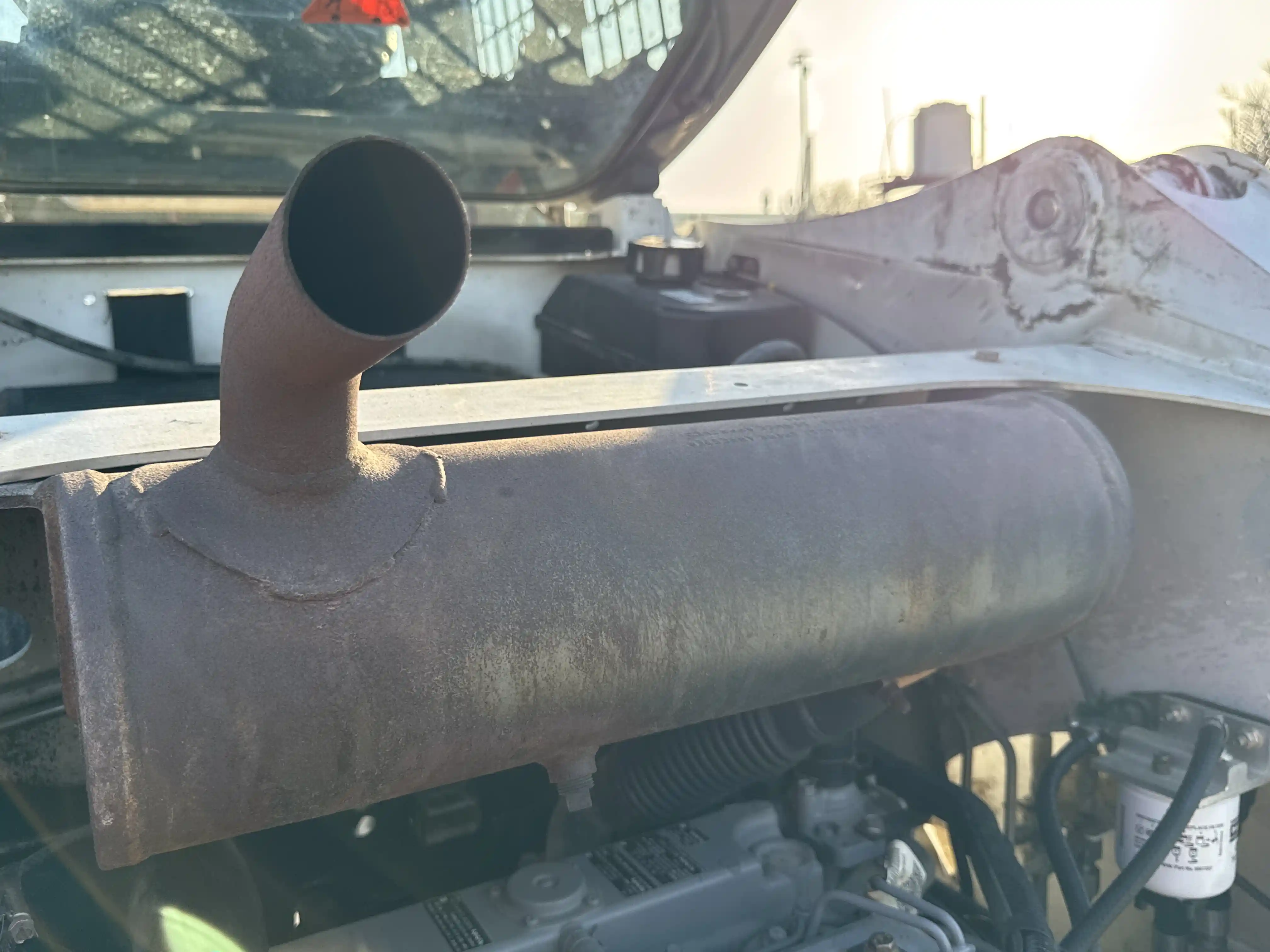 SSL-006-Bobcat-S510-skid-steer-loader-inspection-engine-exhaust-system-3