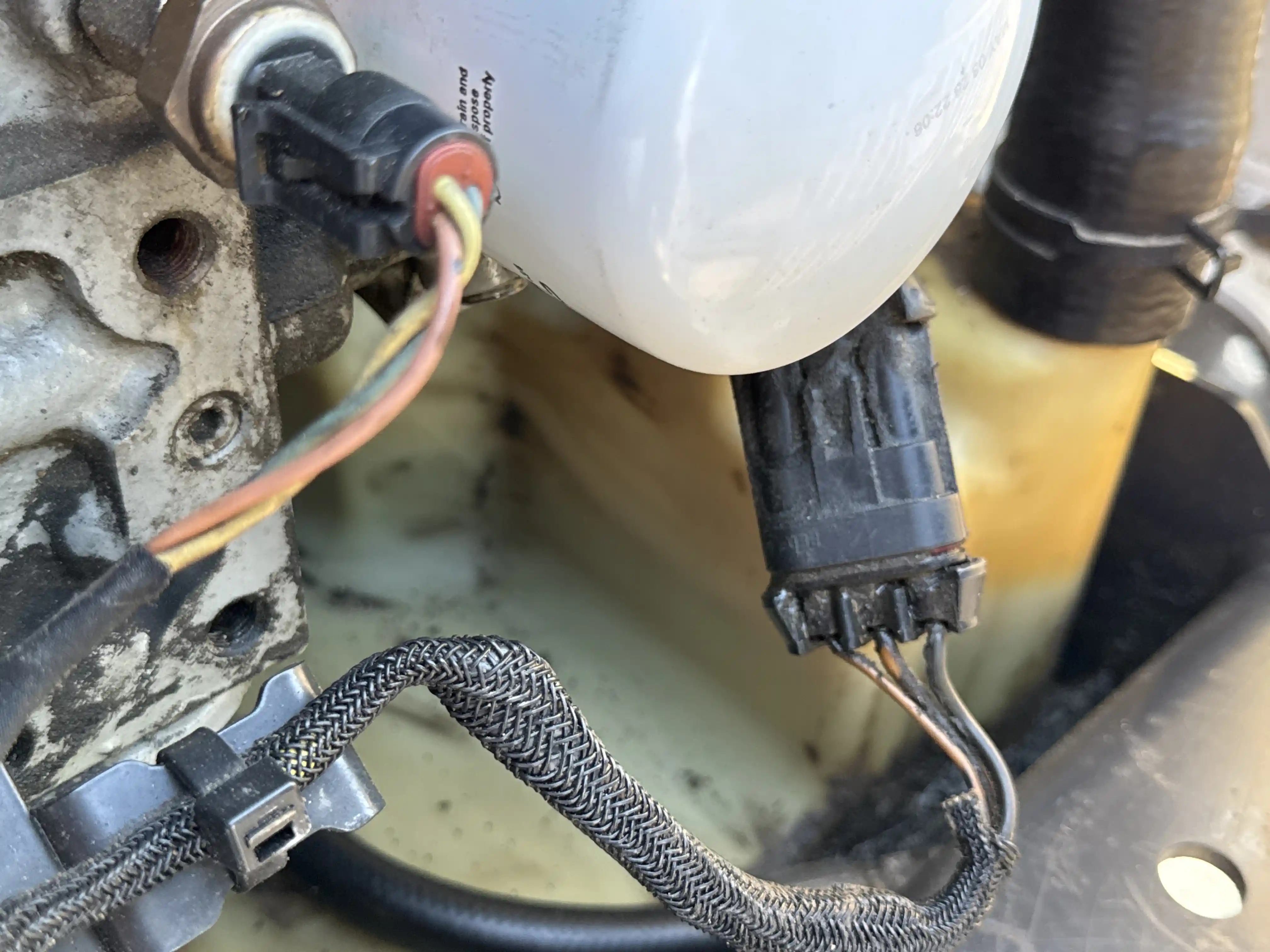 SSL-006-Bobcat-S510-skid-steer-loader-inspection-electronics-main-harness-1