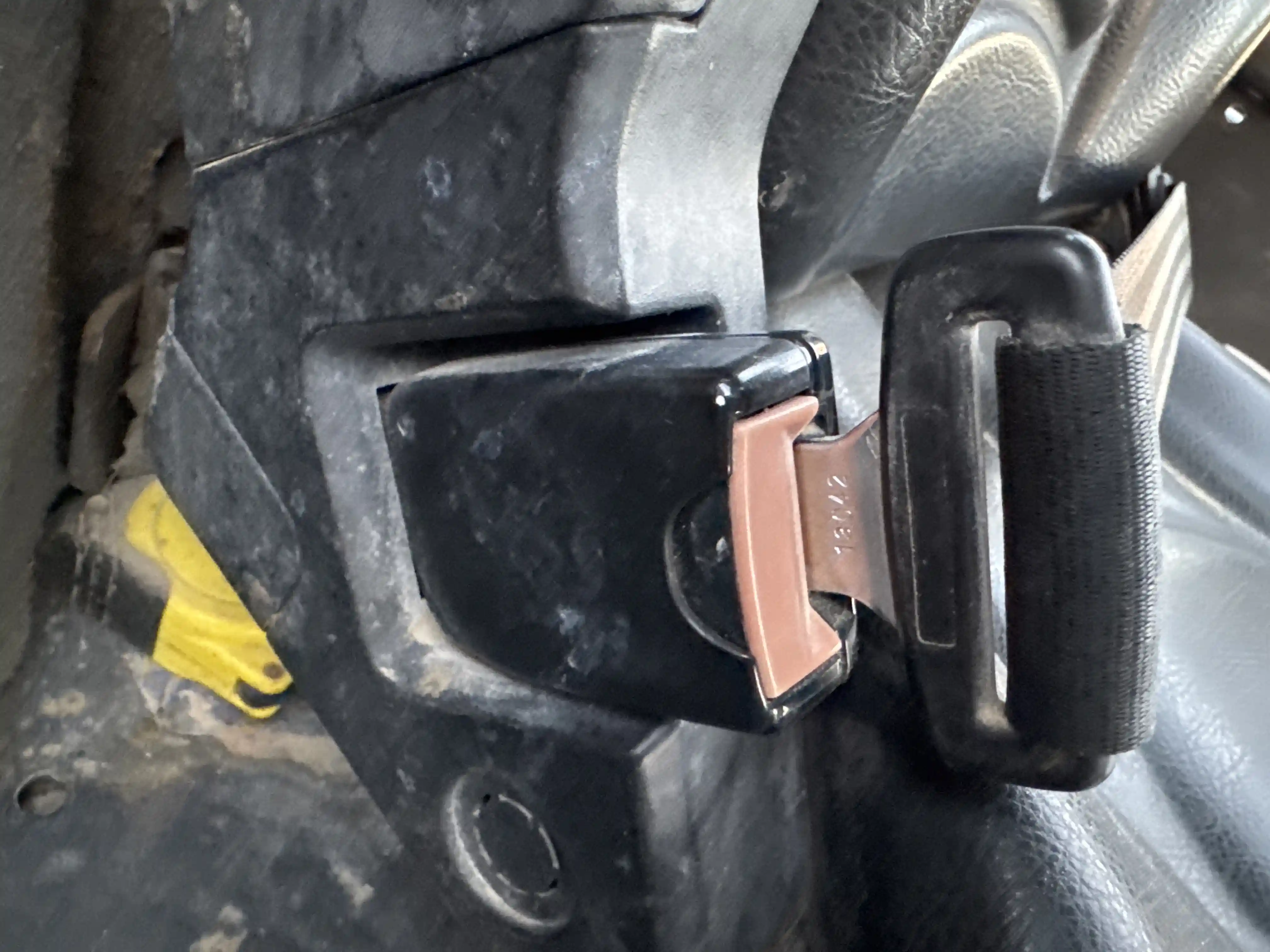 SSL-006-Bobcat-S510-skid-steer-loader-inspection-safety-seat-belts-2
