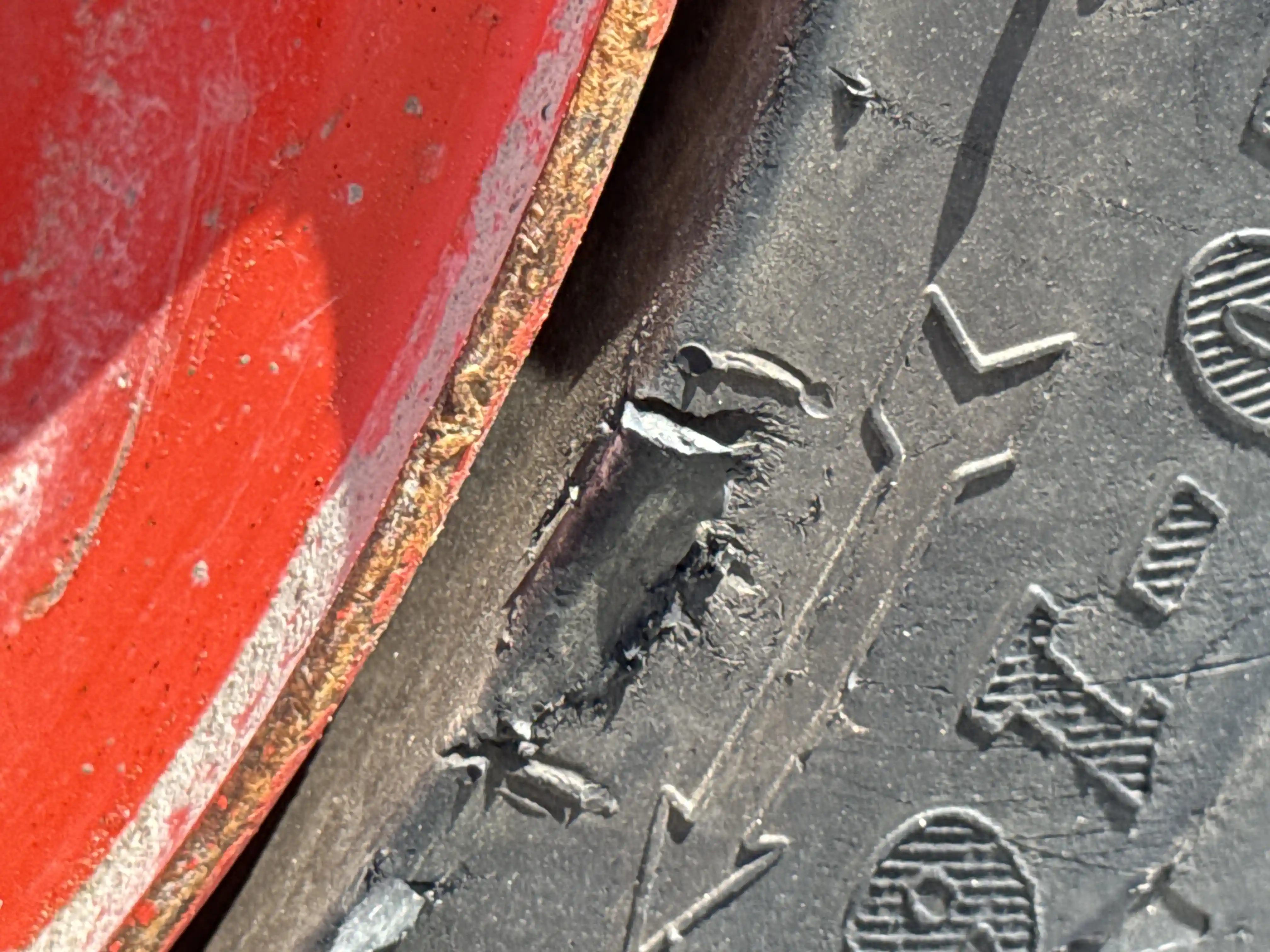SSL-006-Bobcat-S510-skid-steer-loader-inspection-chassis-right-rear-tire-wheel-hub-condition-4