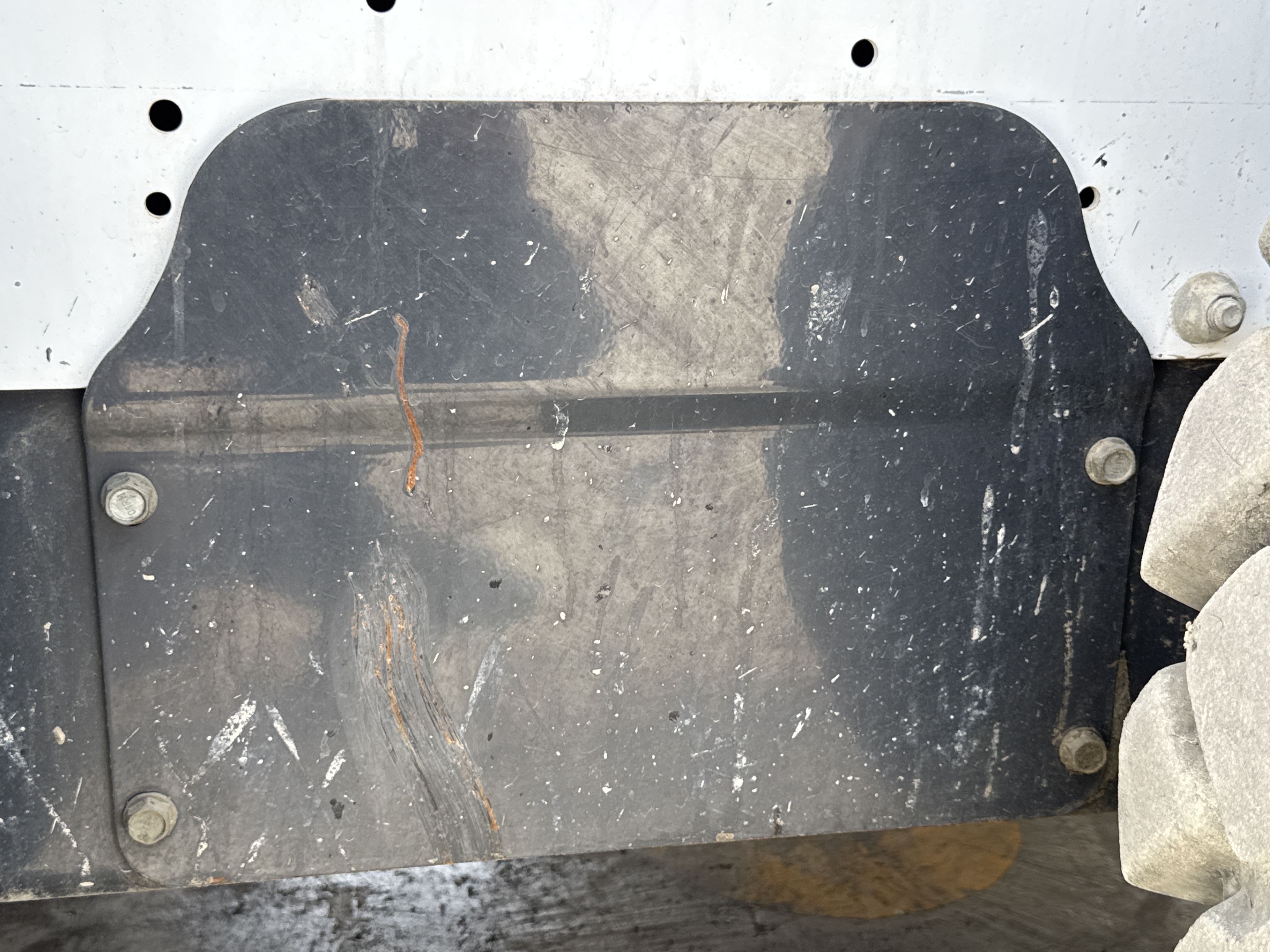 SSL-008-Bobcat-S510-skid-steer-loader-inspection-structure-sheet-metal-fiberglass-2